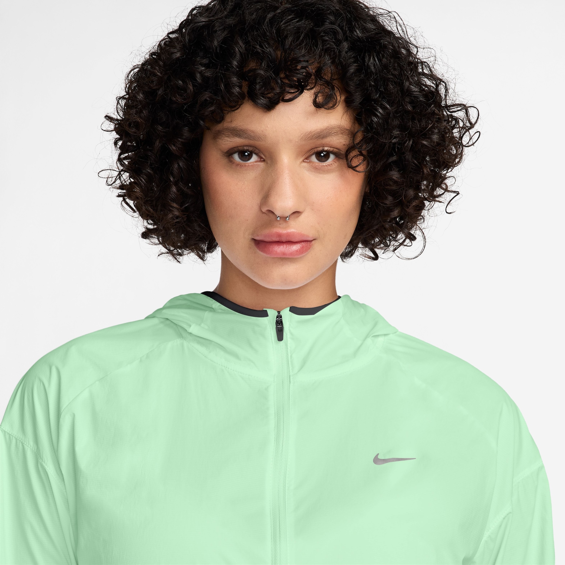 Jaqueta Nike Tempo UV Light Feminina - Foto 2