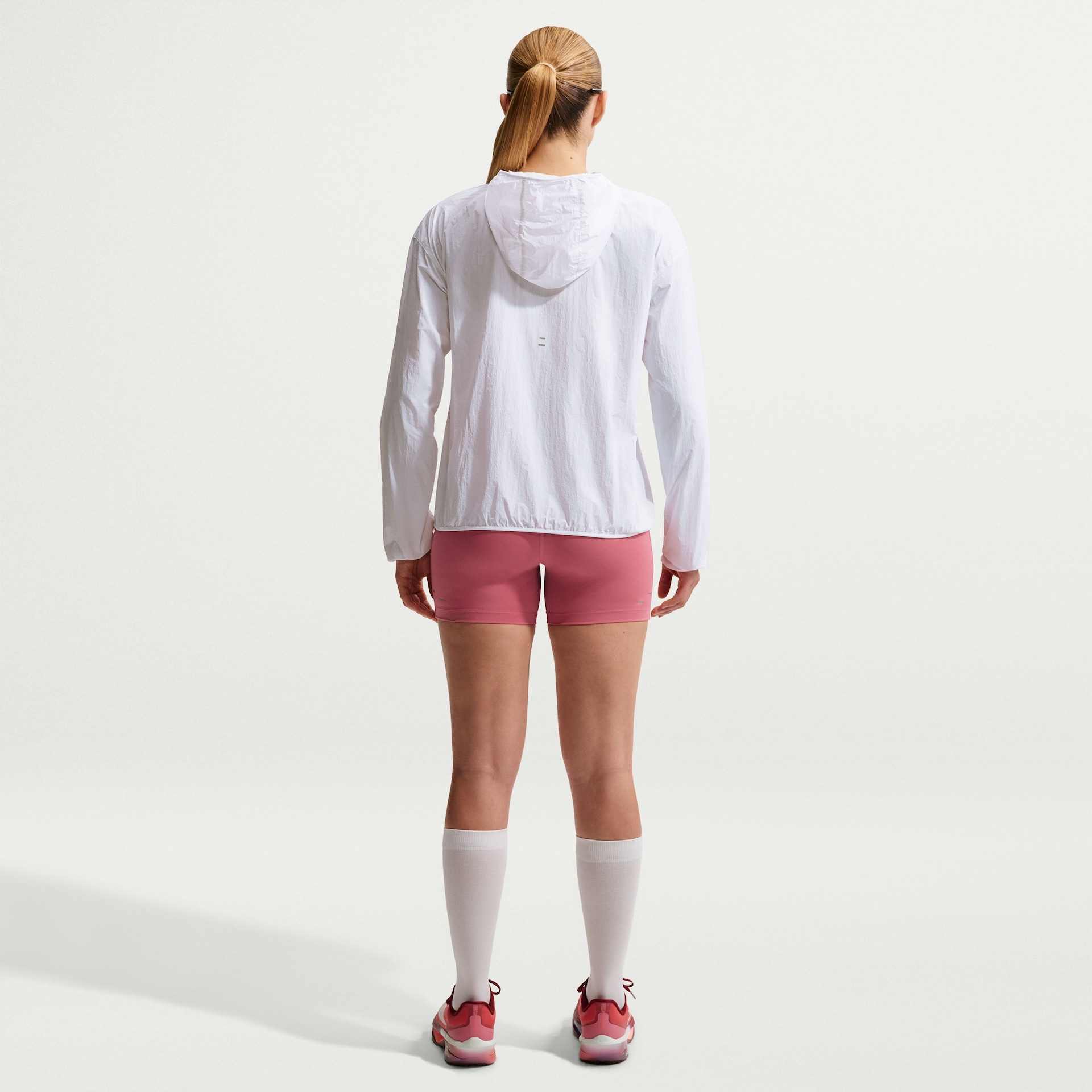 Jaqueta Nike Tempo UV Light Feminina - Foto 3
