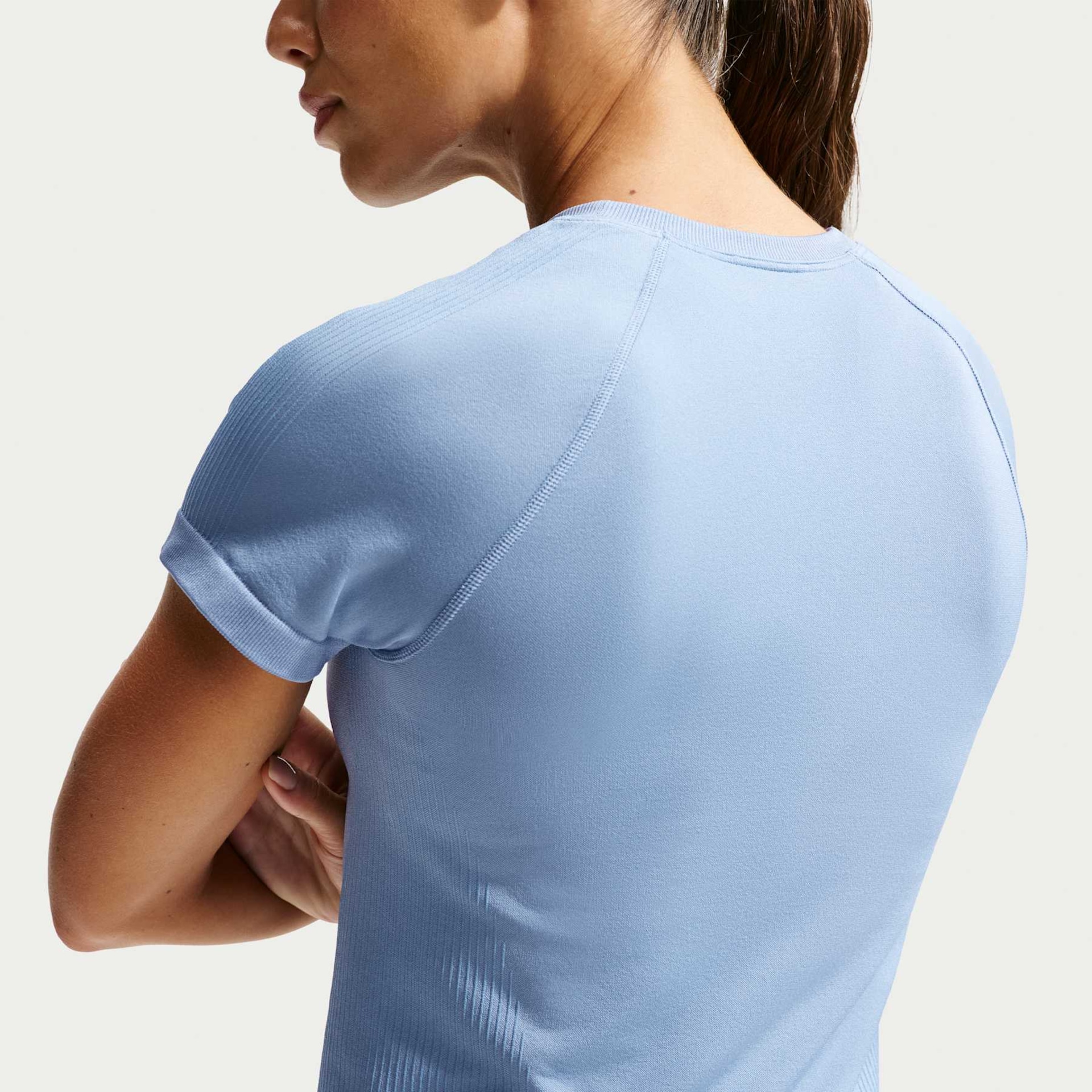 Camiseta Dri-FIT Nike Pro Seamless Feminina - Foto 2