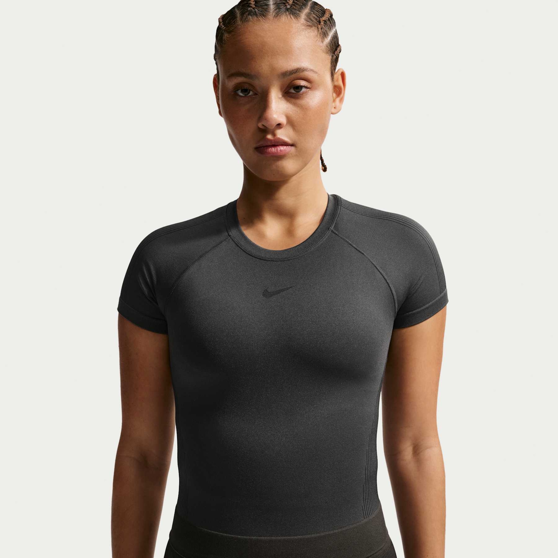 Camiseta Dri-FIT Nike Pro Slim Feminina - Foto 1