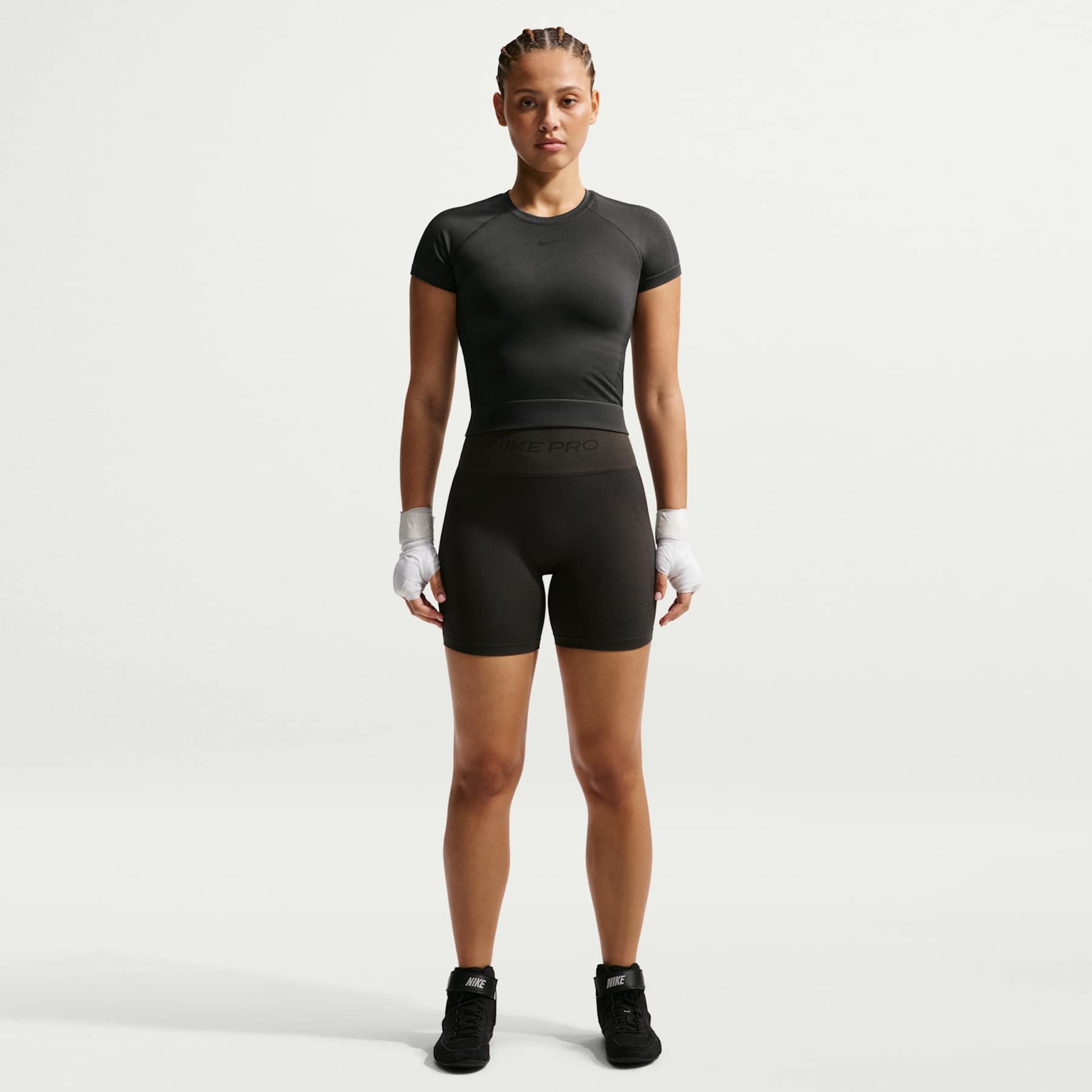 Camiseta Dri-FIT Nike Pro Slim Feminina - Foto 4