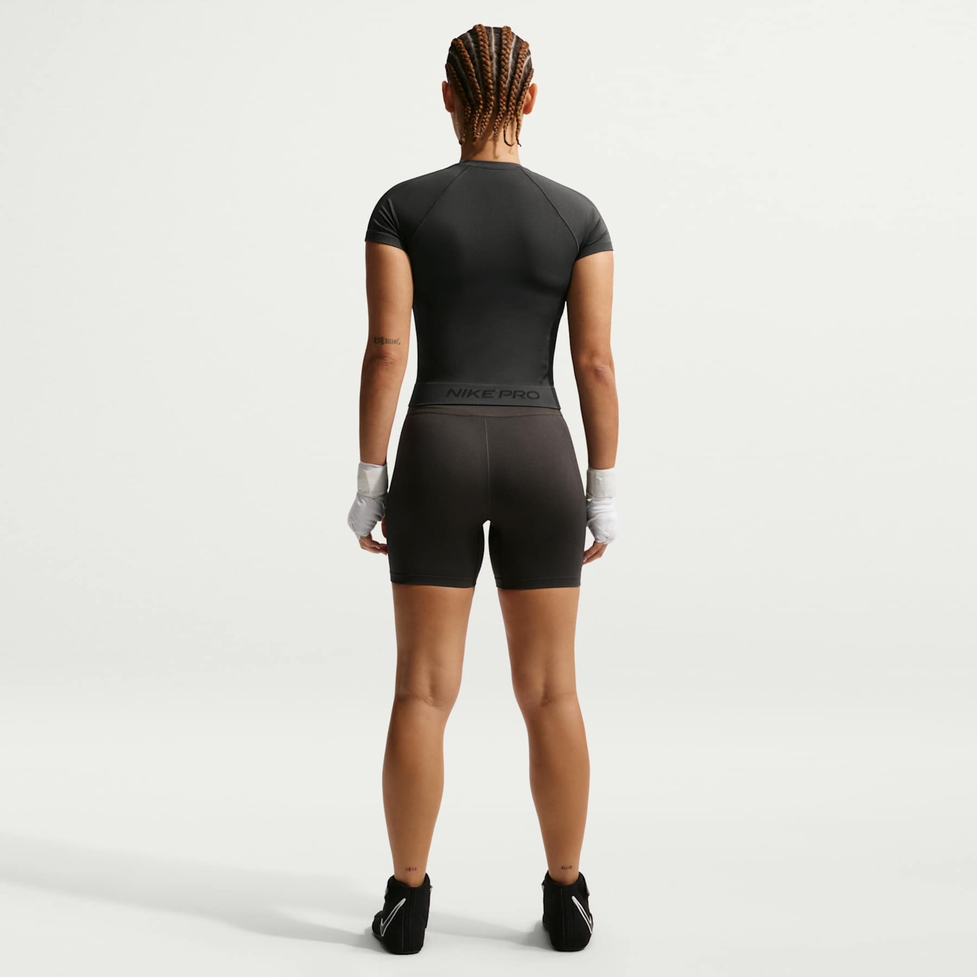 Camiseta Dri-FIT Nike Pro Slim Feminina - Foto 5