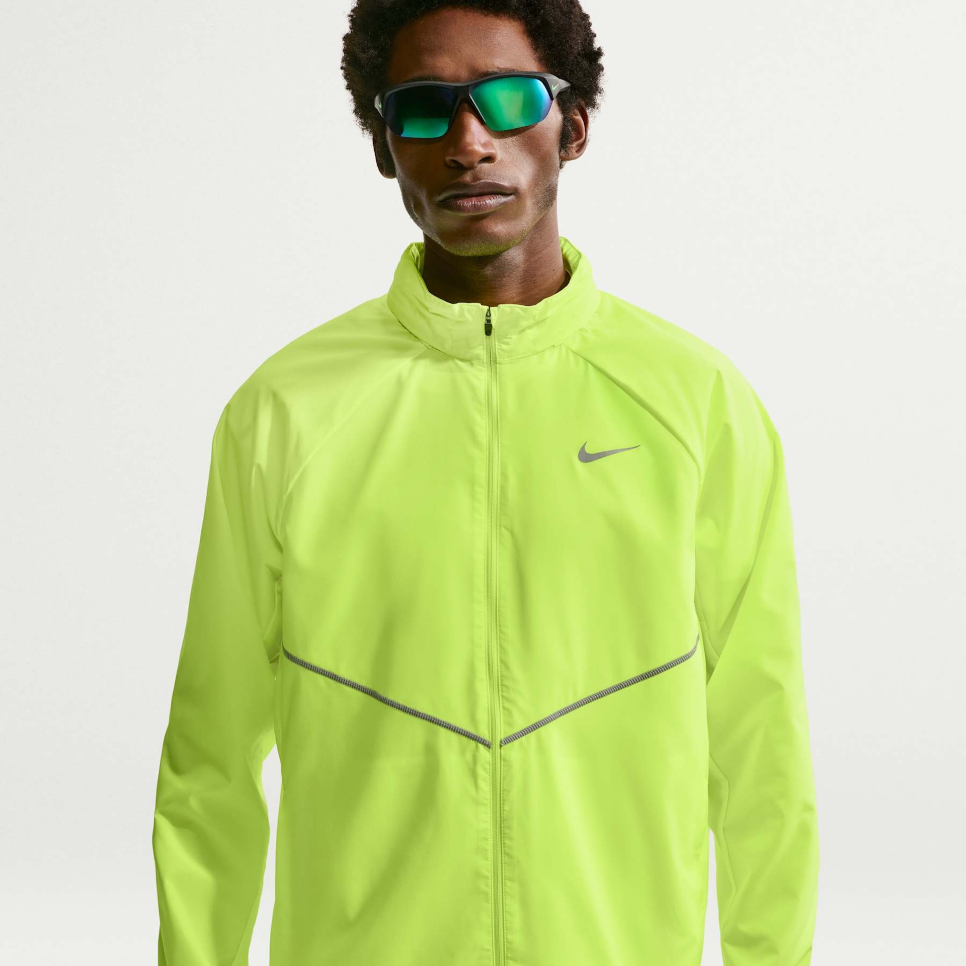 Jaqueta Nike UV Repel Miler Masculina - Foto 1
