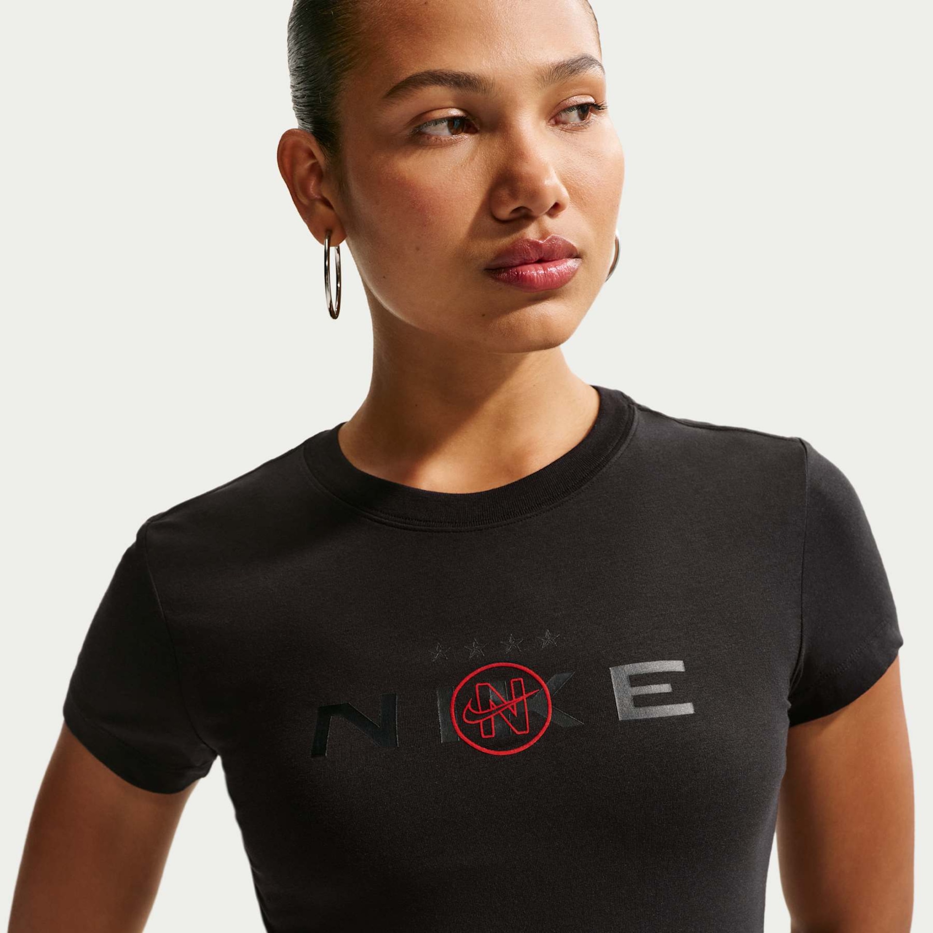 Camiseta Nike Sportswear Chill Knit Feminina - Foto 3