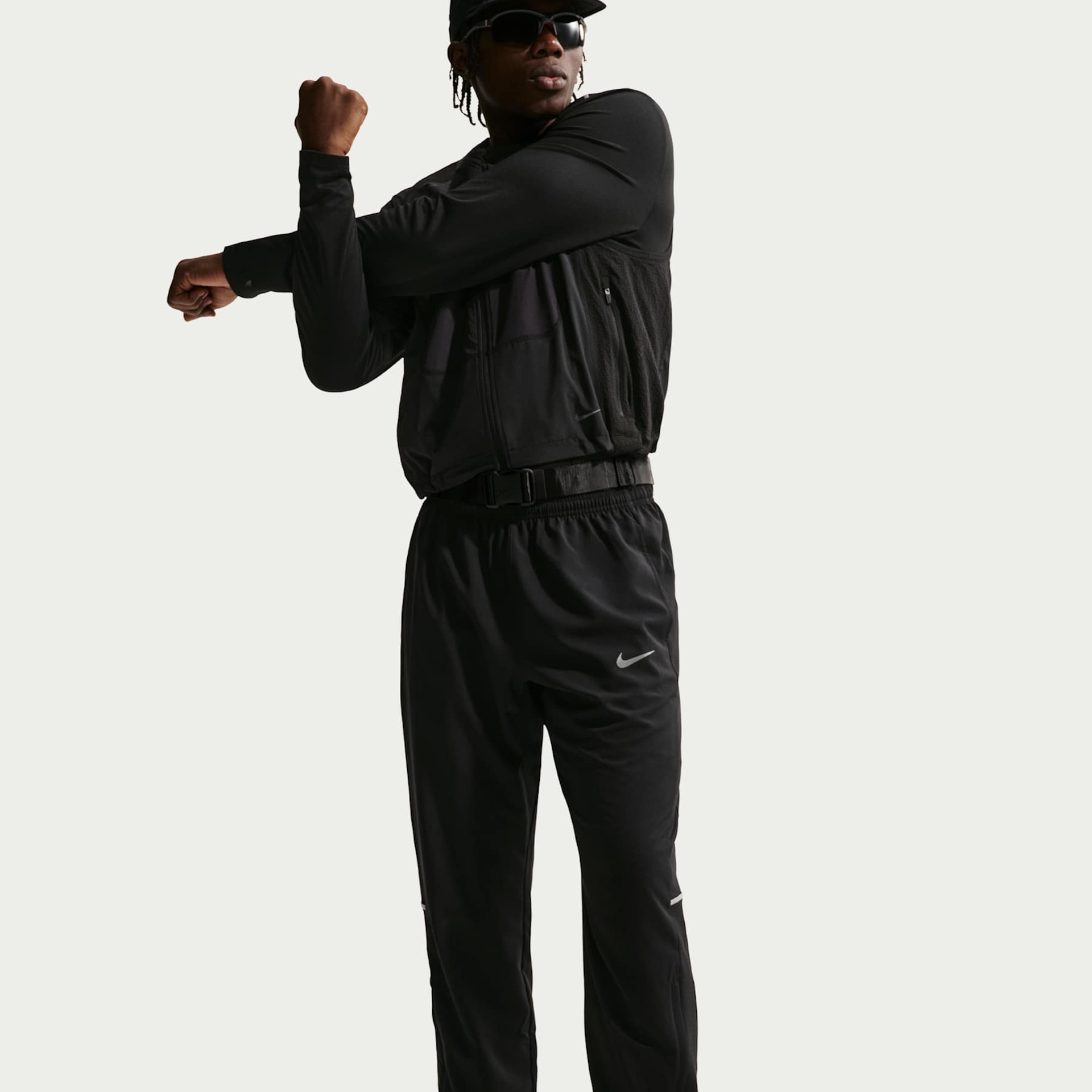 Calça Dri-FIT Nike Miler Woven Masculina - Foto 4