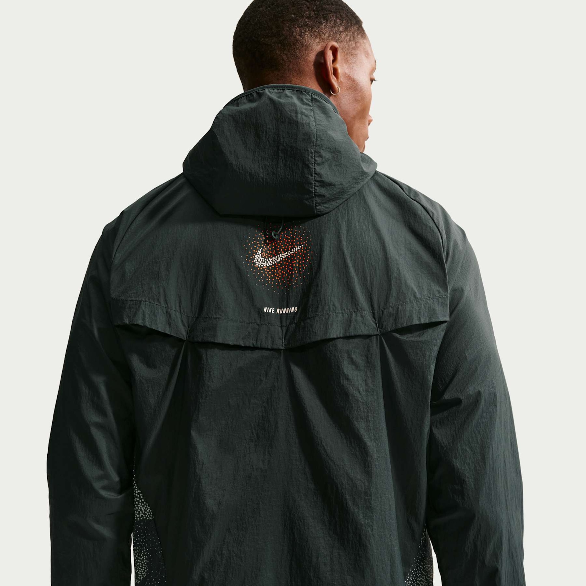 Jaqueta Nike UV Repel Stride Masculina - Foto 2