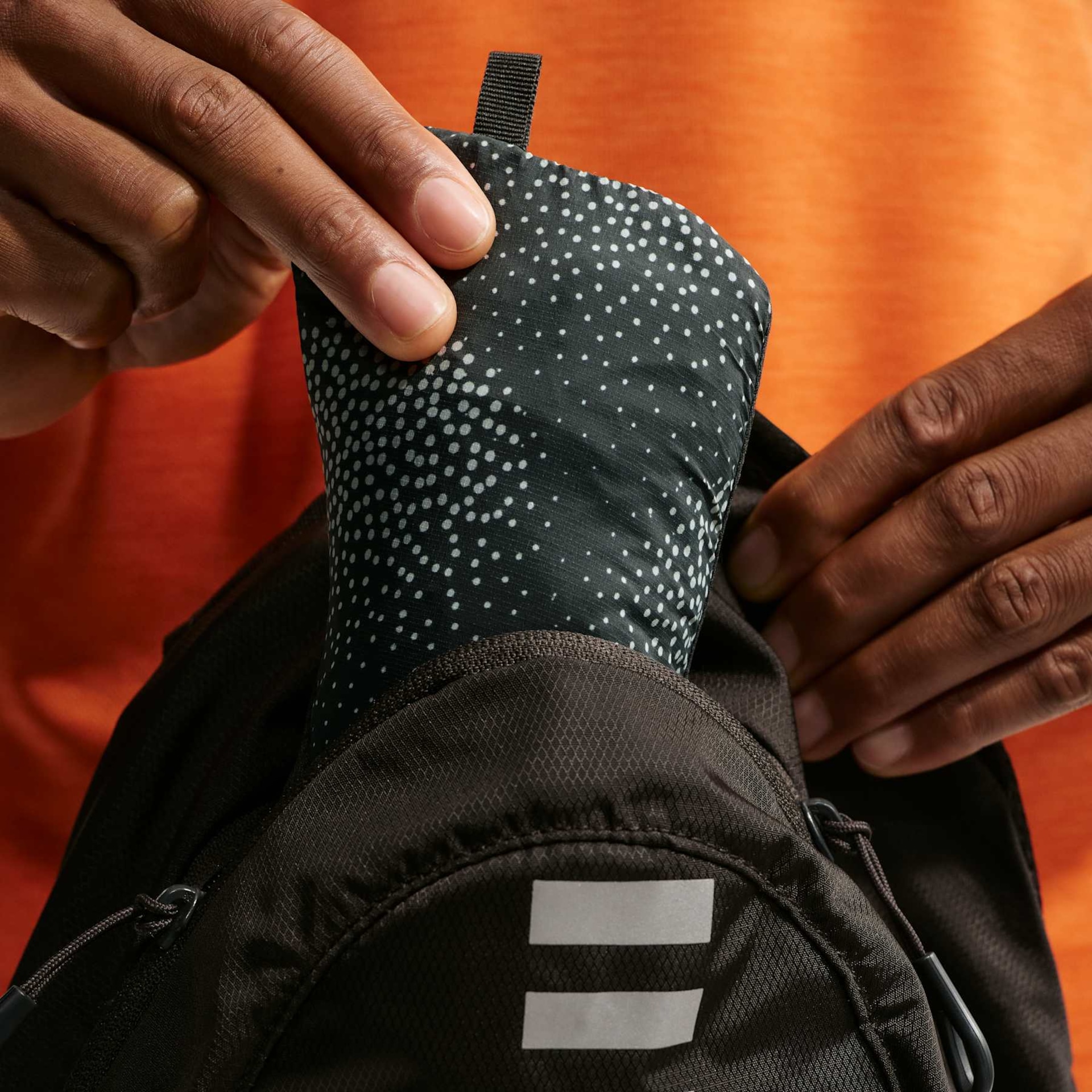 Jaqueta Nike UV Repel Stride Masculina - Foto 7