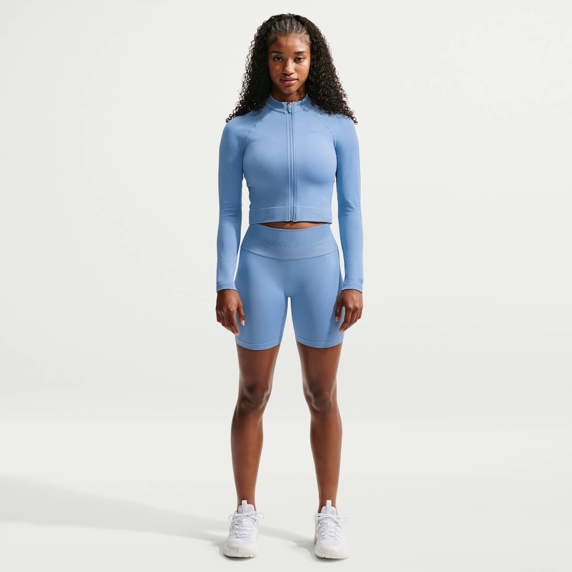 Jaqueta Dri-FIT Nike Pro Slim Feminina - Foto 4