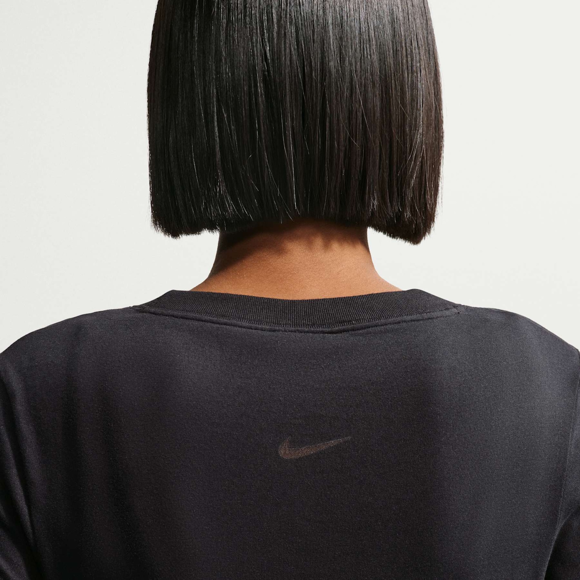 Camiseta Nike Sportswear Logo Feminina - Foto 2