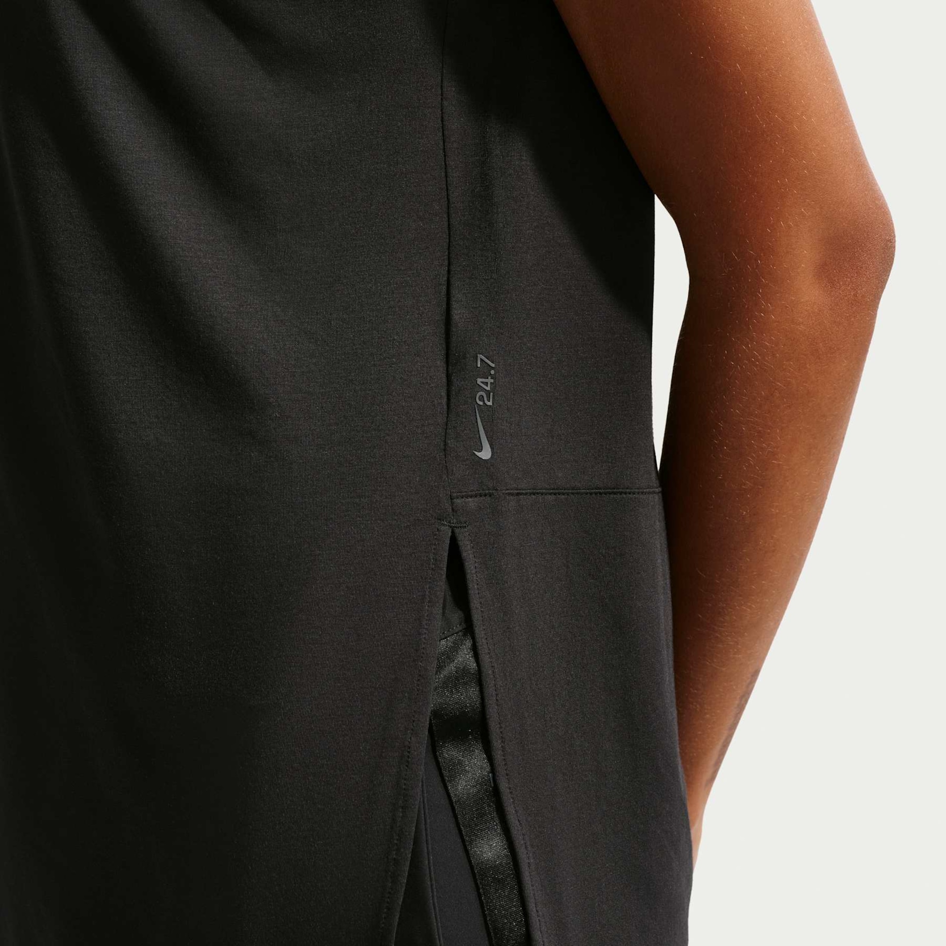 Regata Dri-FIT Nike Mesh Knit 24.7 Feminina - Foto 6