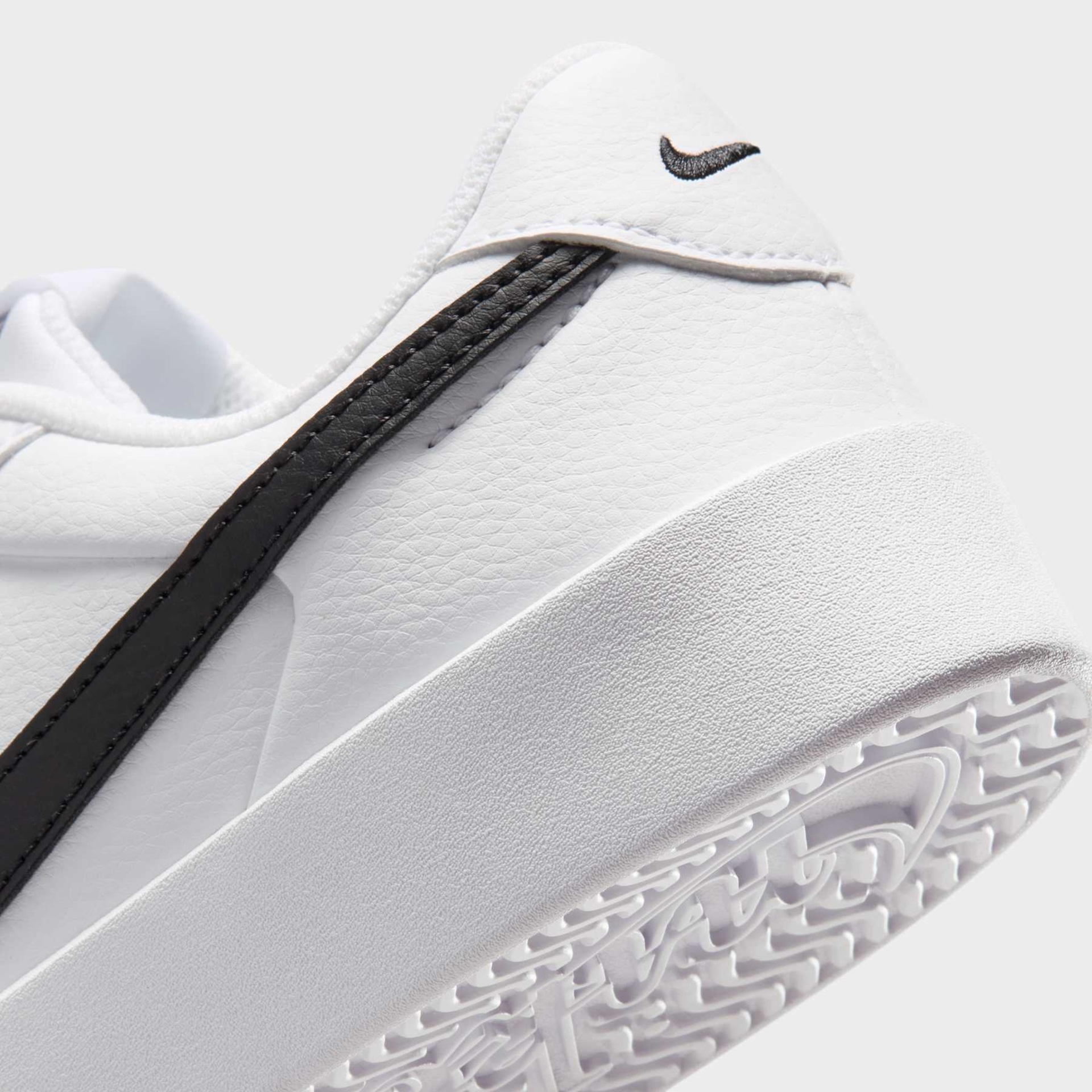 Tênis Nike Blacktop Feminino - Foto 8