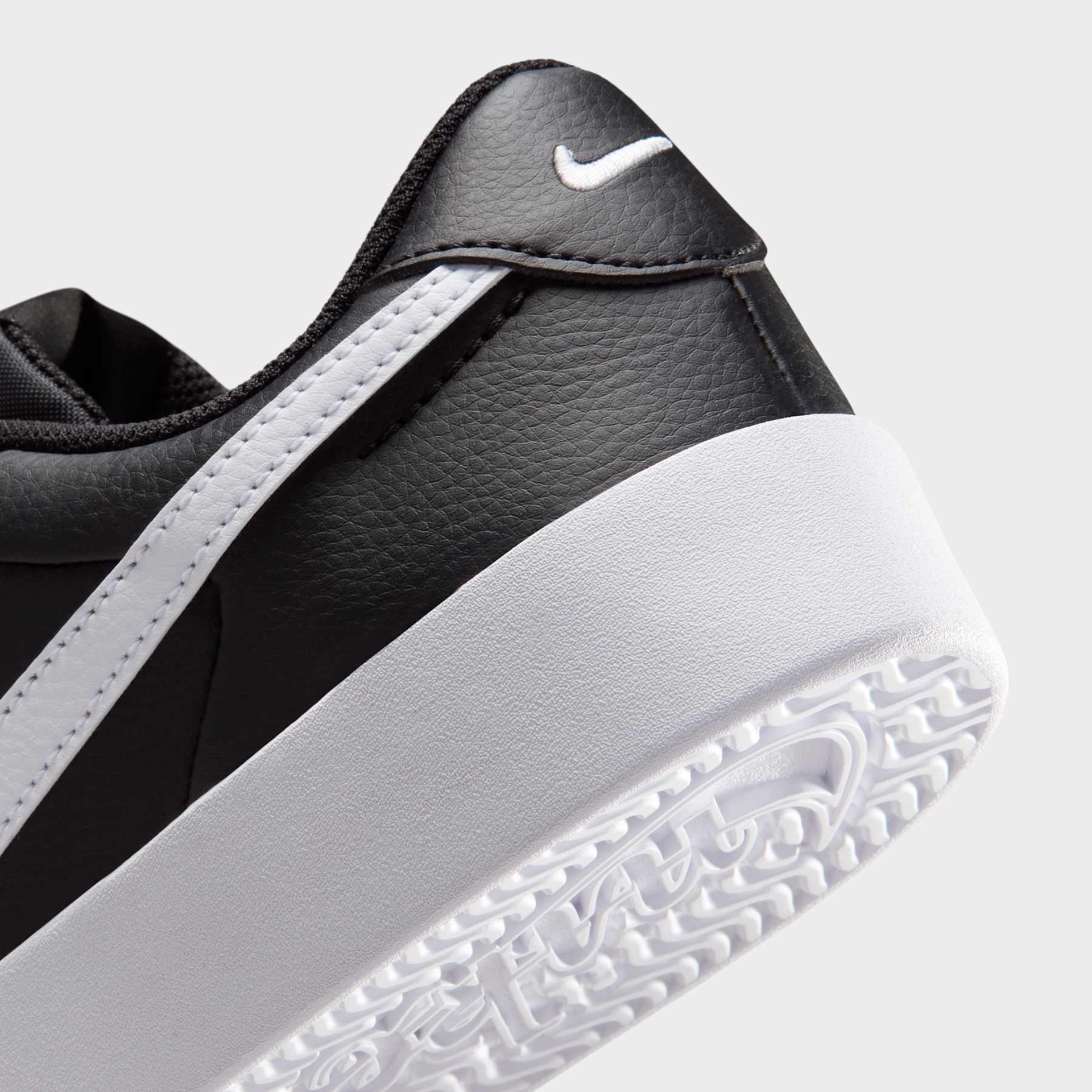 Tênis Nike Blacktop Feminino - Foto 8