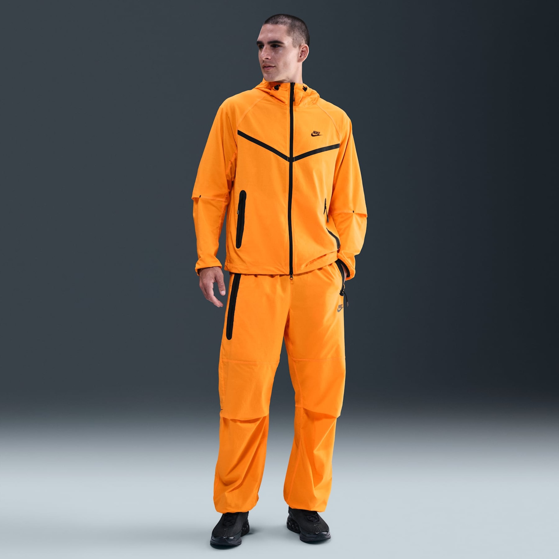 Imagem principal de Nike Tech