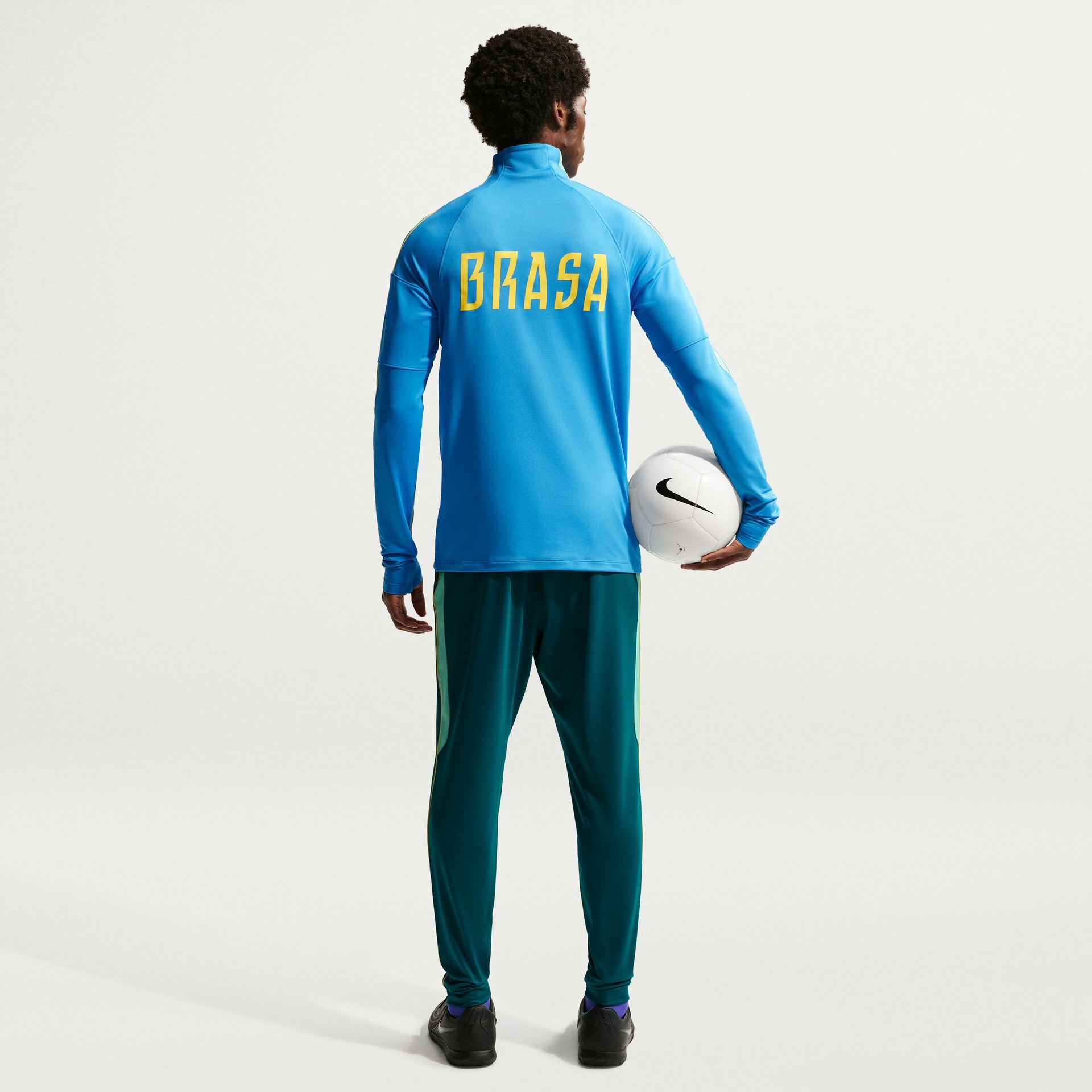Calça Brasil Dri-FIT Nike Academy Pro Masculina - Foto 4