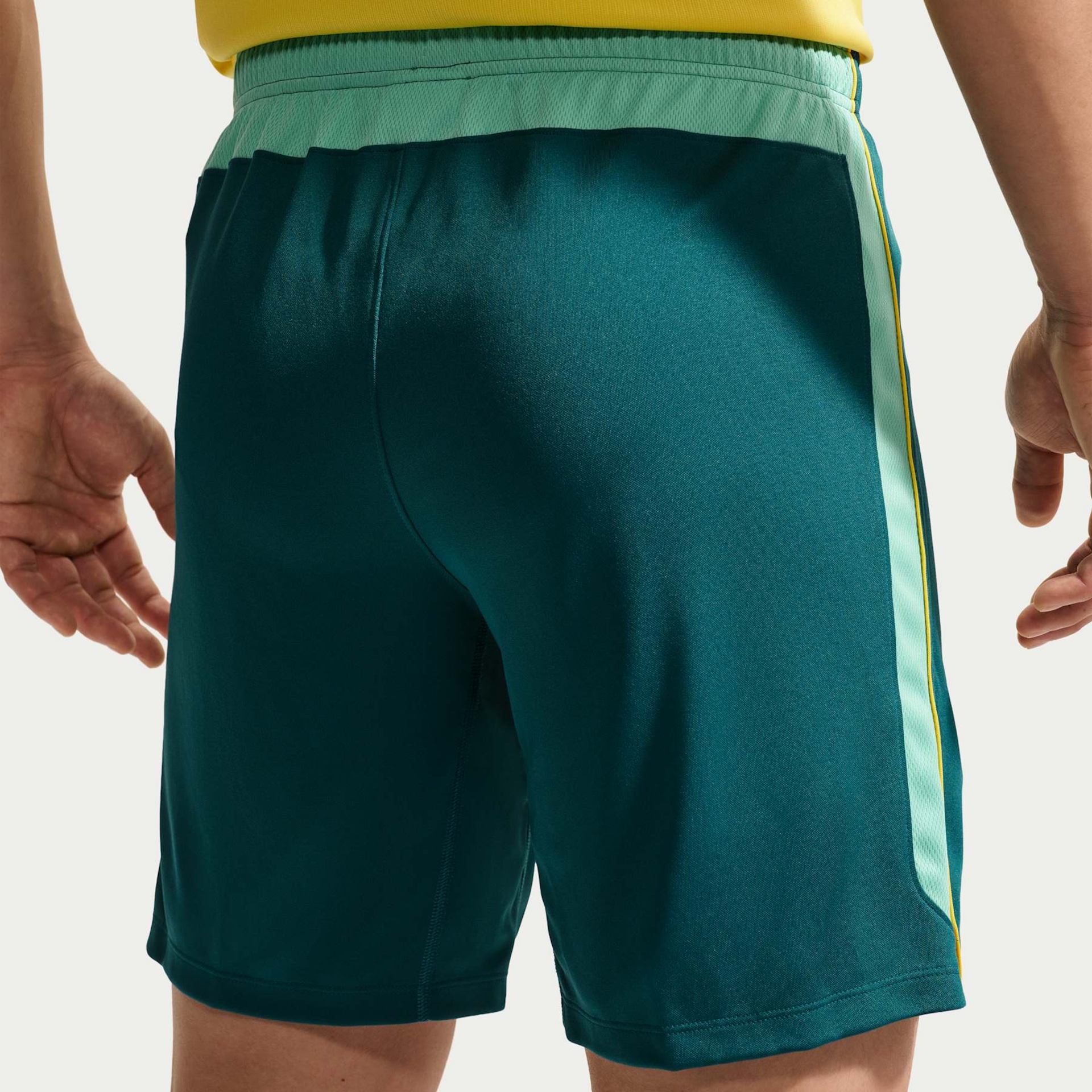 Shorts Brasil Dri-FIT Nike Academy Pro Masculino - Foto 3