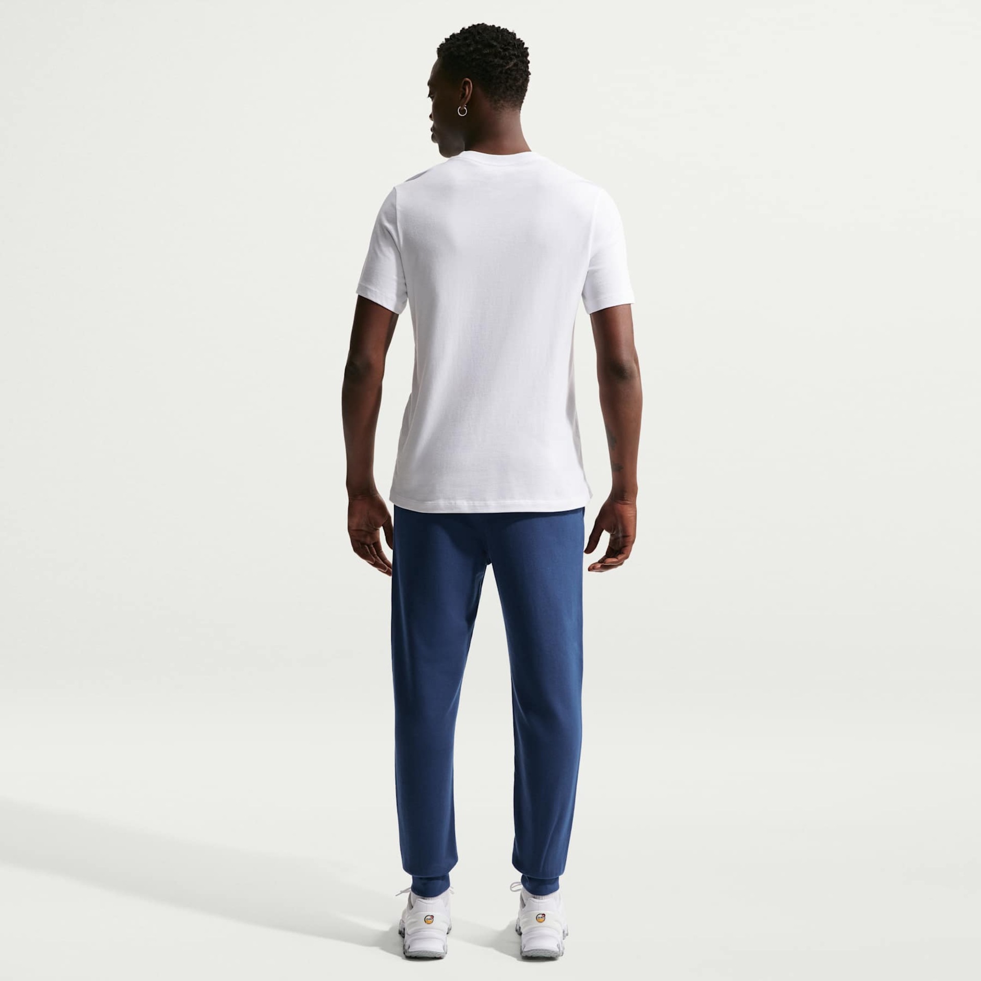 Calça Brasil Nike Club French Terry Masculina - Foto 5