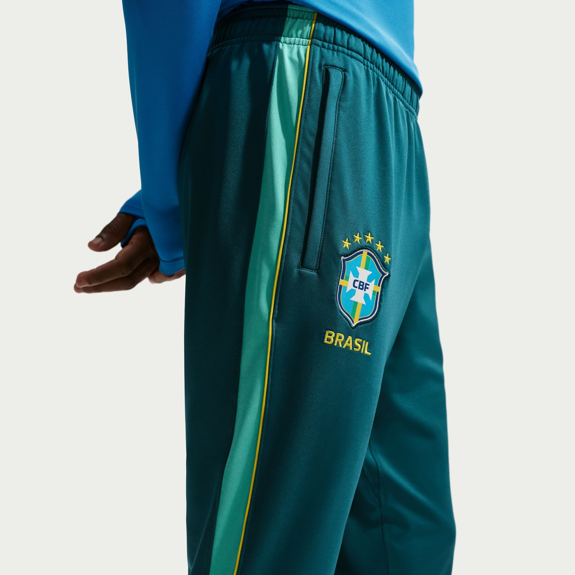 Calça Brasil Dri-FIT Nike Strike Masculina - Foto 4