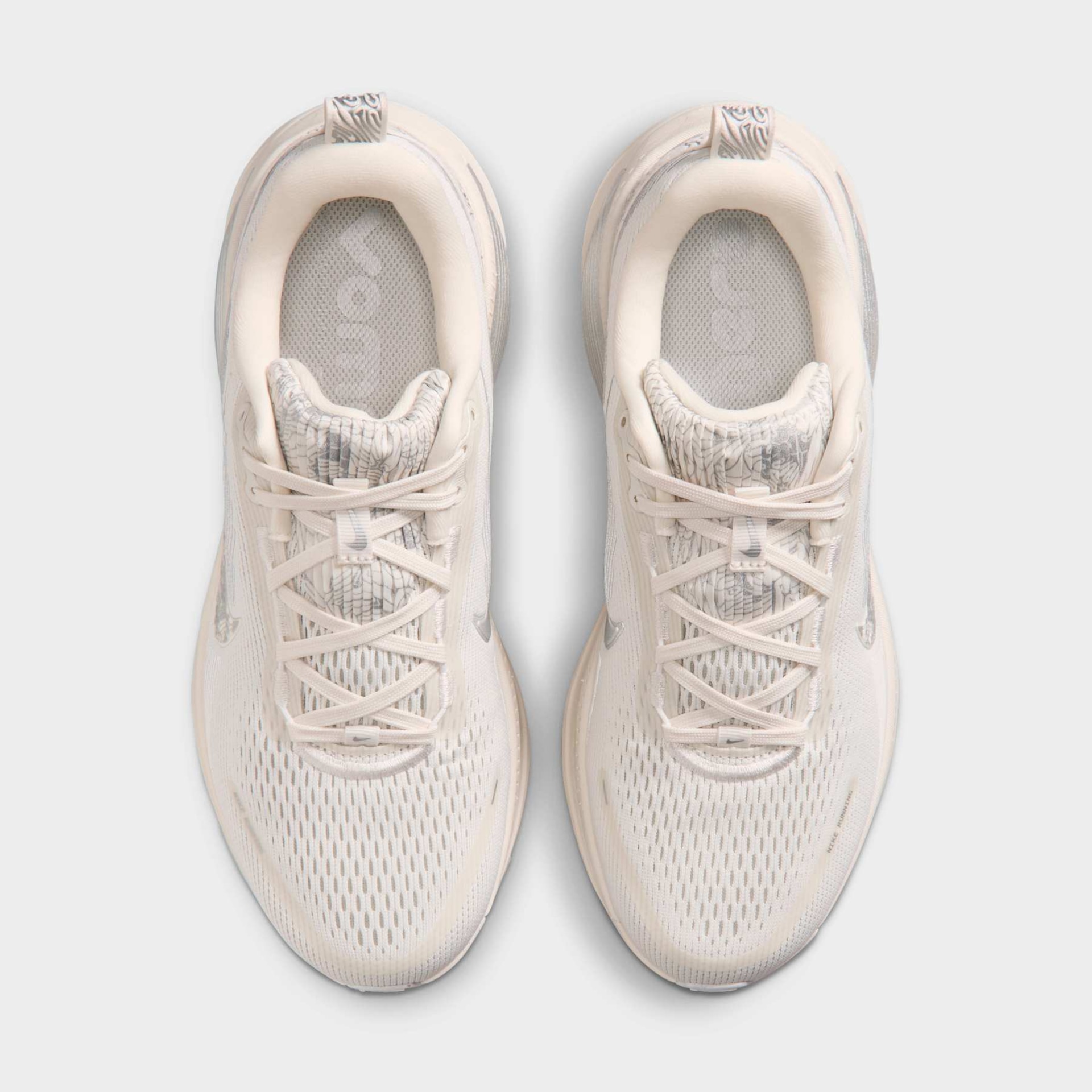 Tênis Nike Vomero 18 SE Feminino - Foto 4