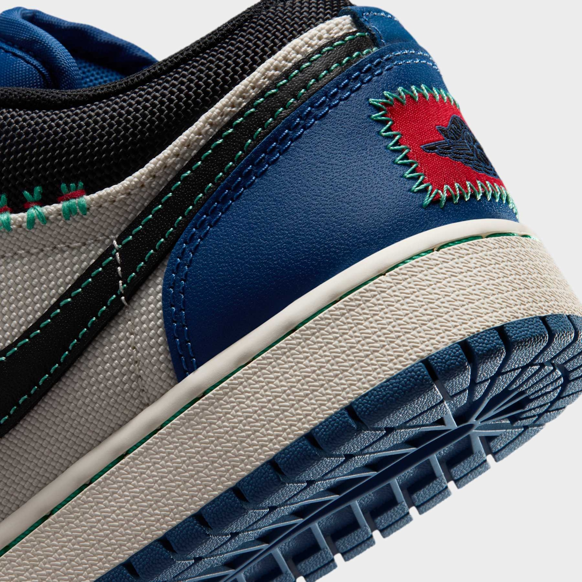 Tênis Air Jordan 1 Low SE Infantil - Foto 8