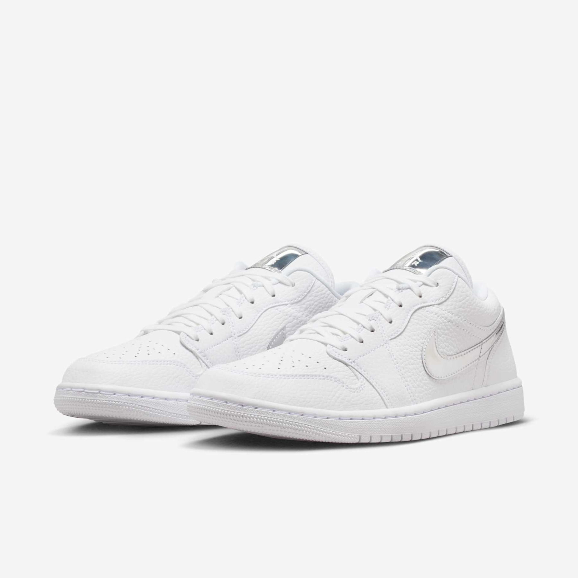 Tênis Air Jordan 1 Low SE Feminino - Foto 5