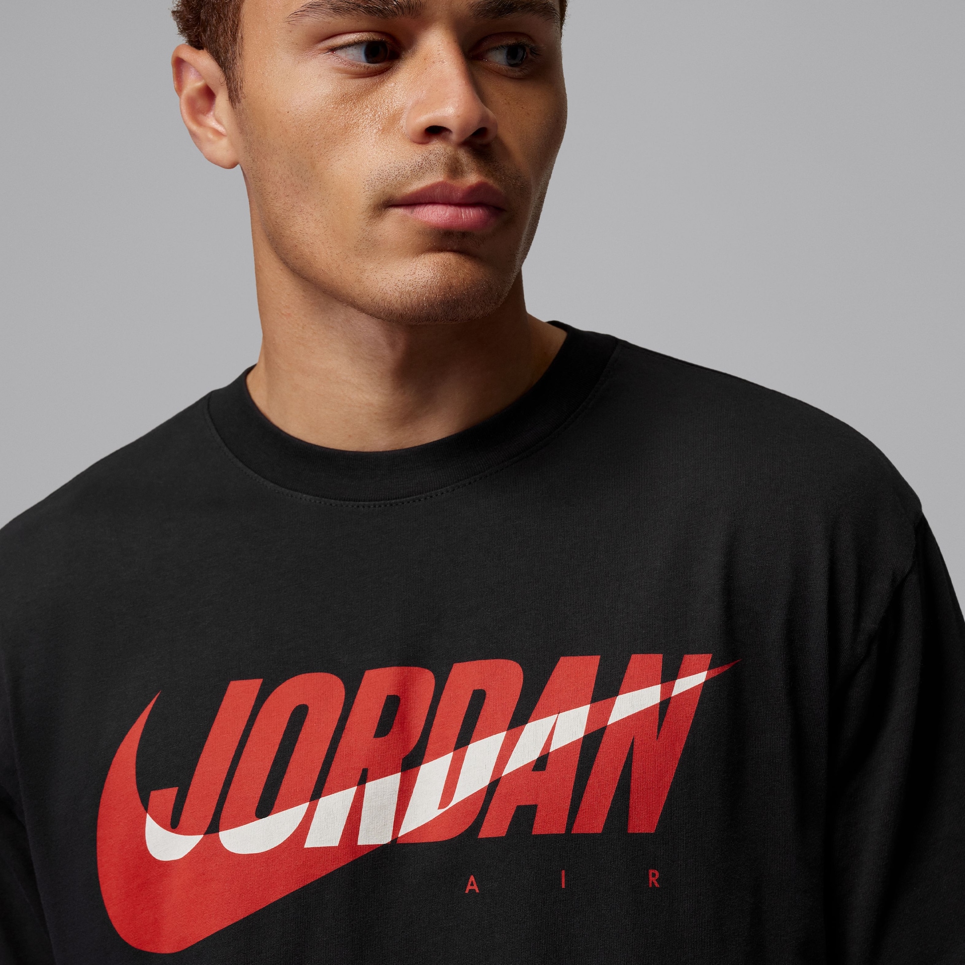 Camiseta Jordan Brooklyn Essentials Swoosh 85 Masculina - Foto 4