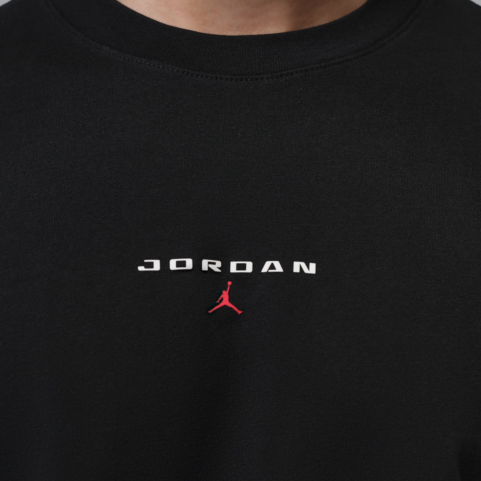 Camiseta Jordan Flight Essentials 96 Oversized Pocket Masculina - Foto 4
