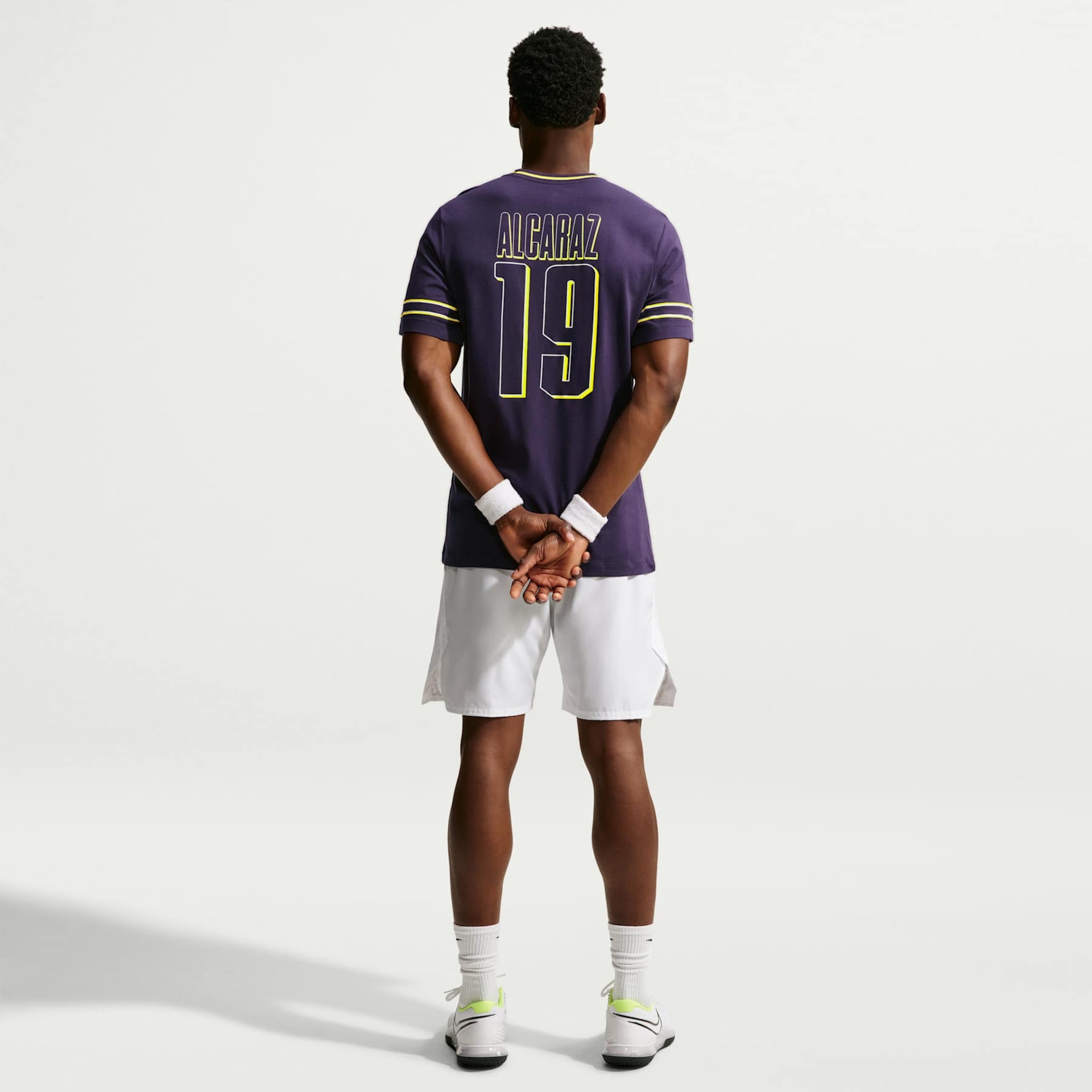 Camiseta Carlos Alcaraz Dri-FIT Nike Court Masculina - Foto 5