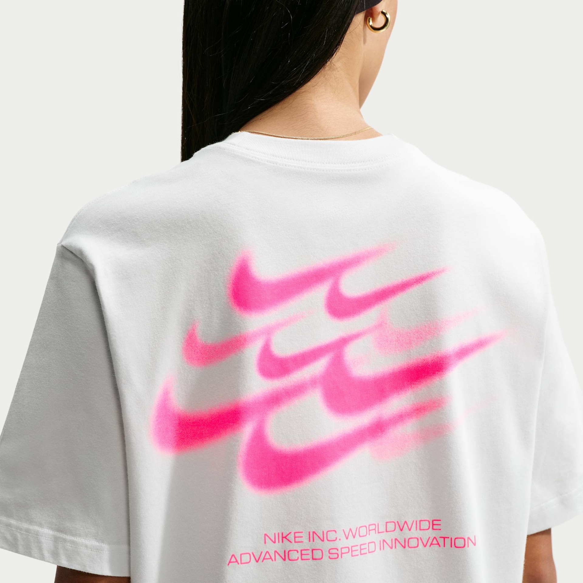 Camiseta Nike Sportswear Classic Boxy Advanced Speed Feminina - Foto 2