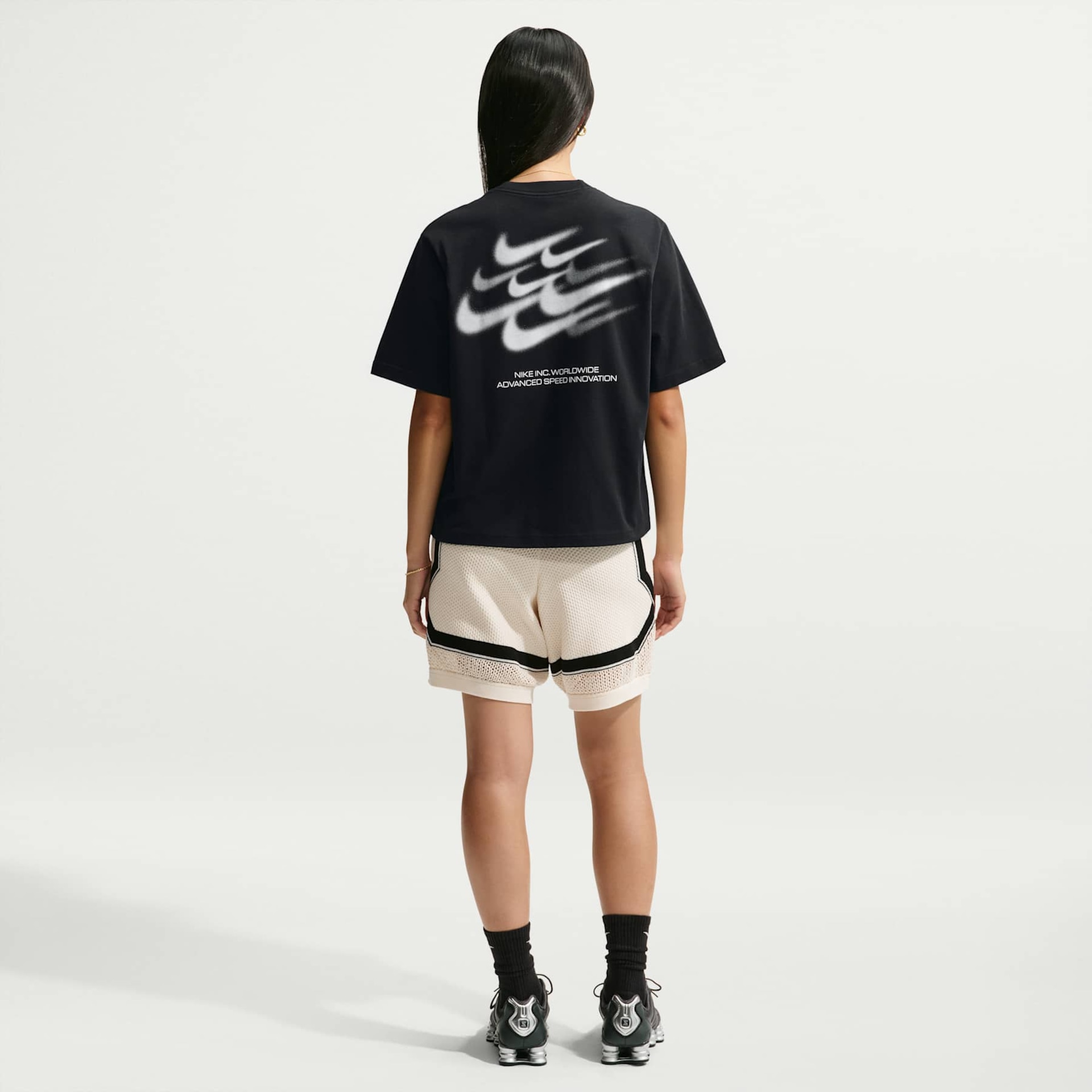 Camiseta Nike Sportswear Classic Boxy Advanced Speed Feminina - Foto 5
