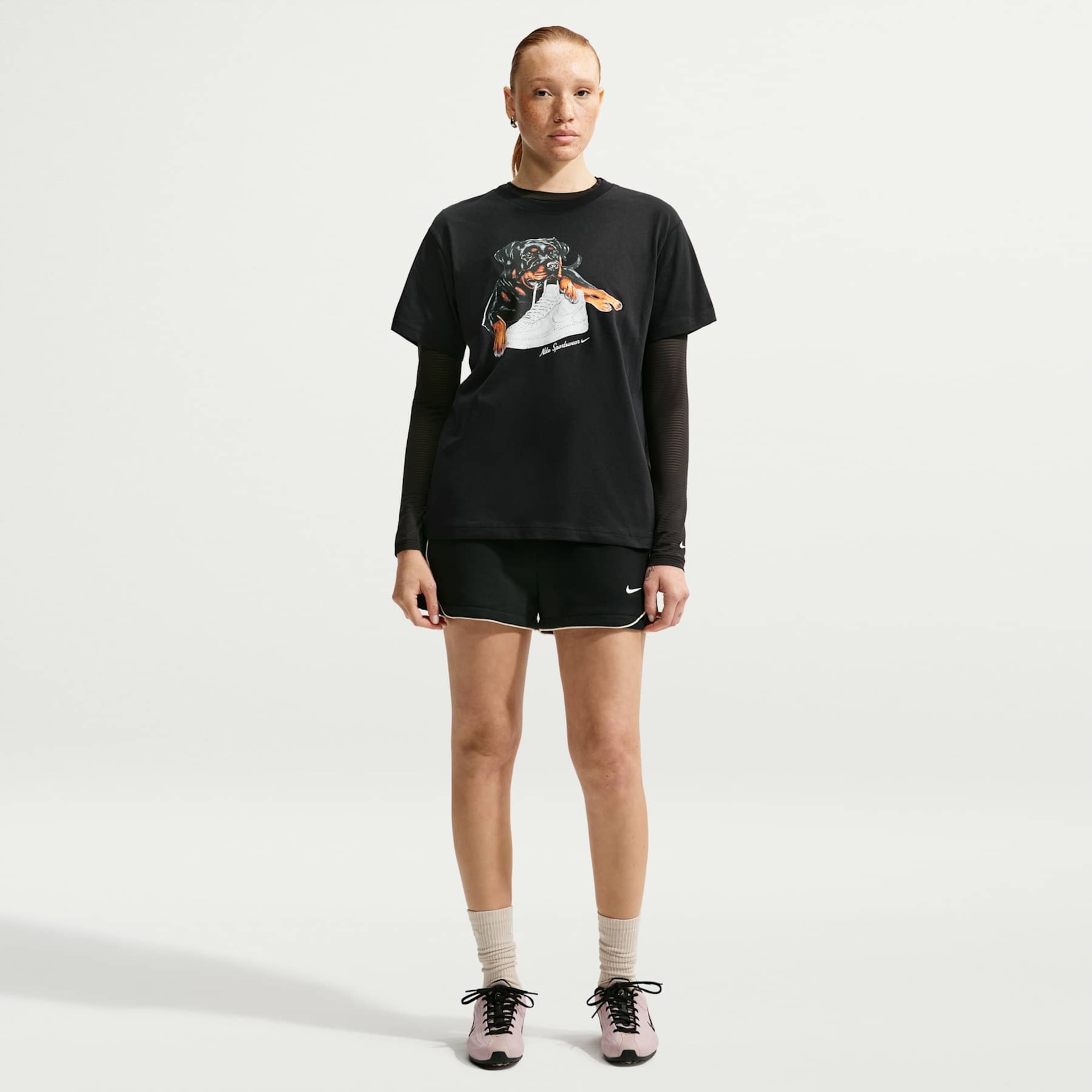 Camiseta Nike Sportswear Classic Oversized Feminina - Foto 4