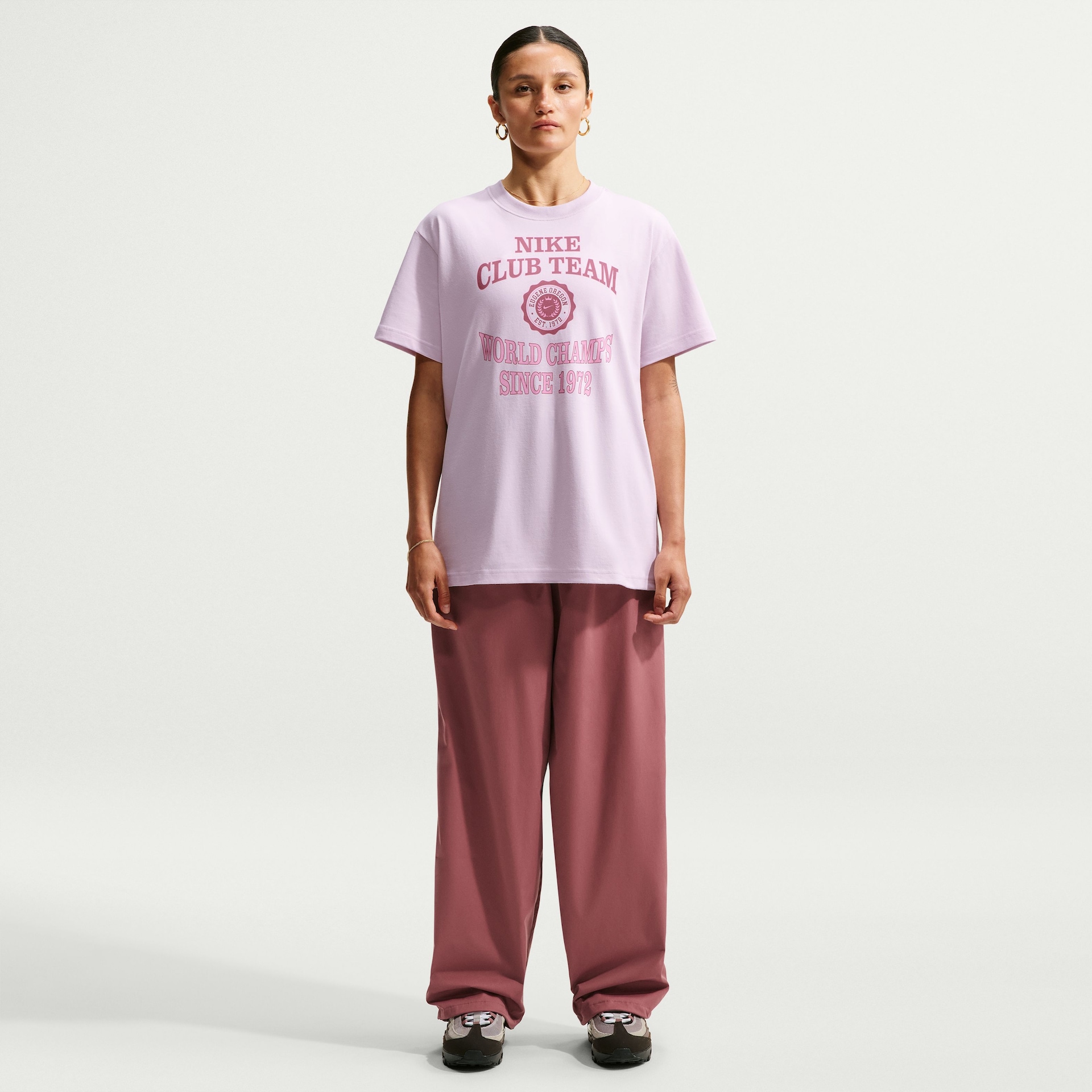 Camiseta Nike Sportswear Classic Boyfriend Champ Feminina - Foto 3