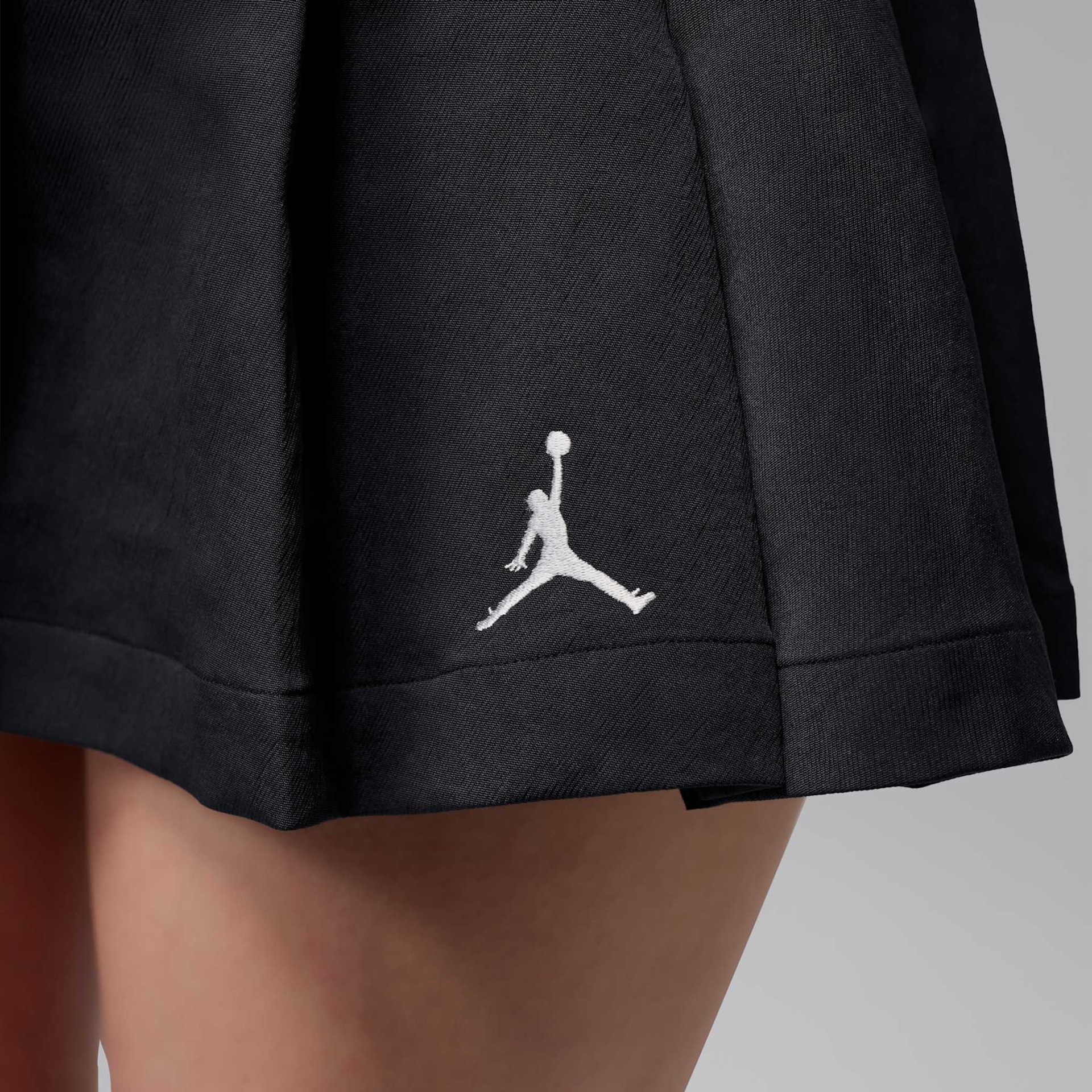 Shorts Saia Jordan Break Plissada Feminina - Foto 4
