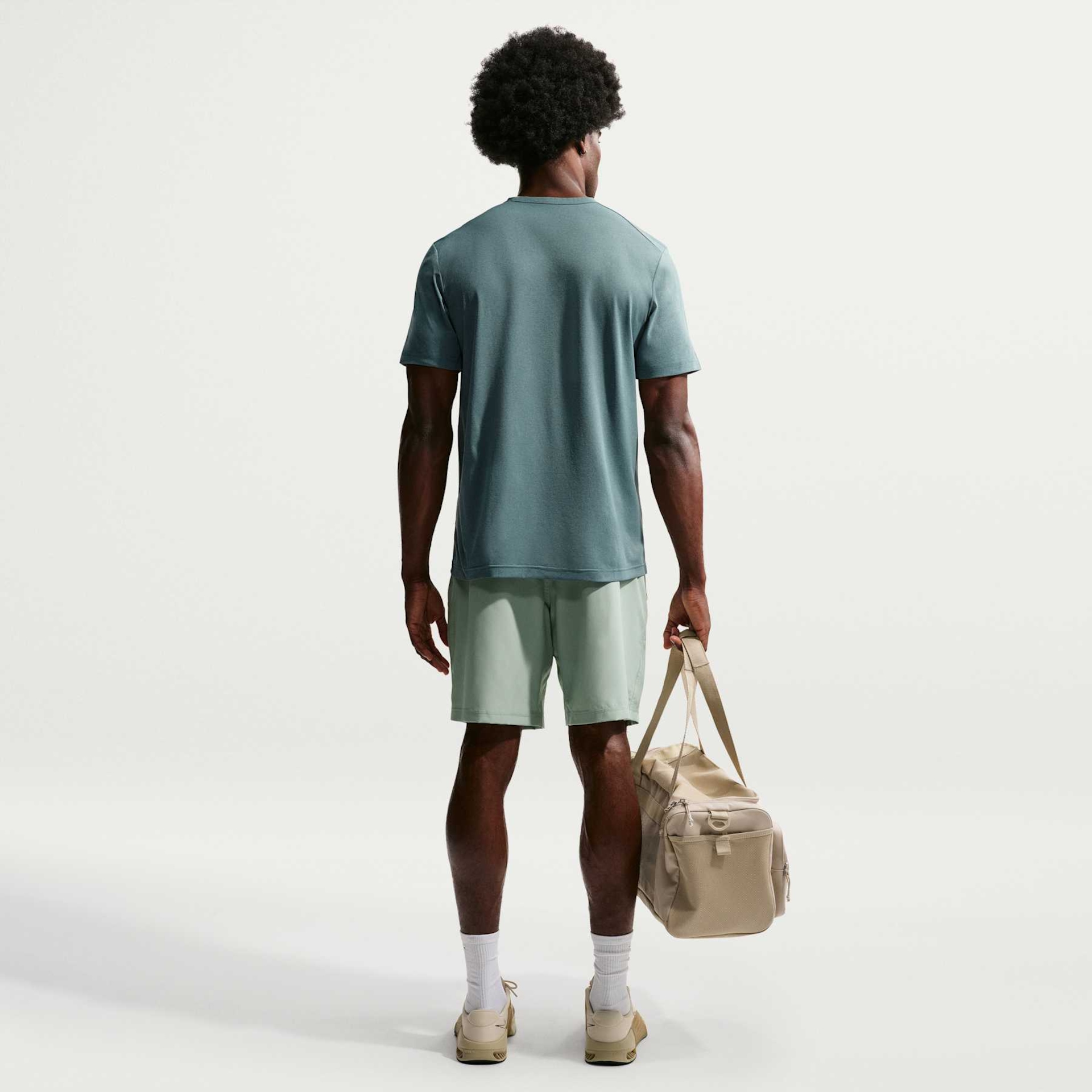 Camiseta Dri-FIT Nike Hyverse Masculina - Foto 5