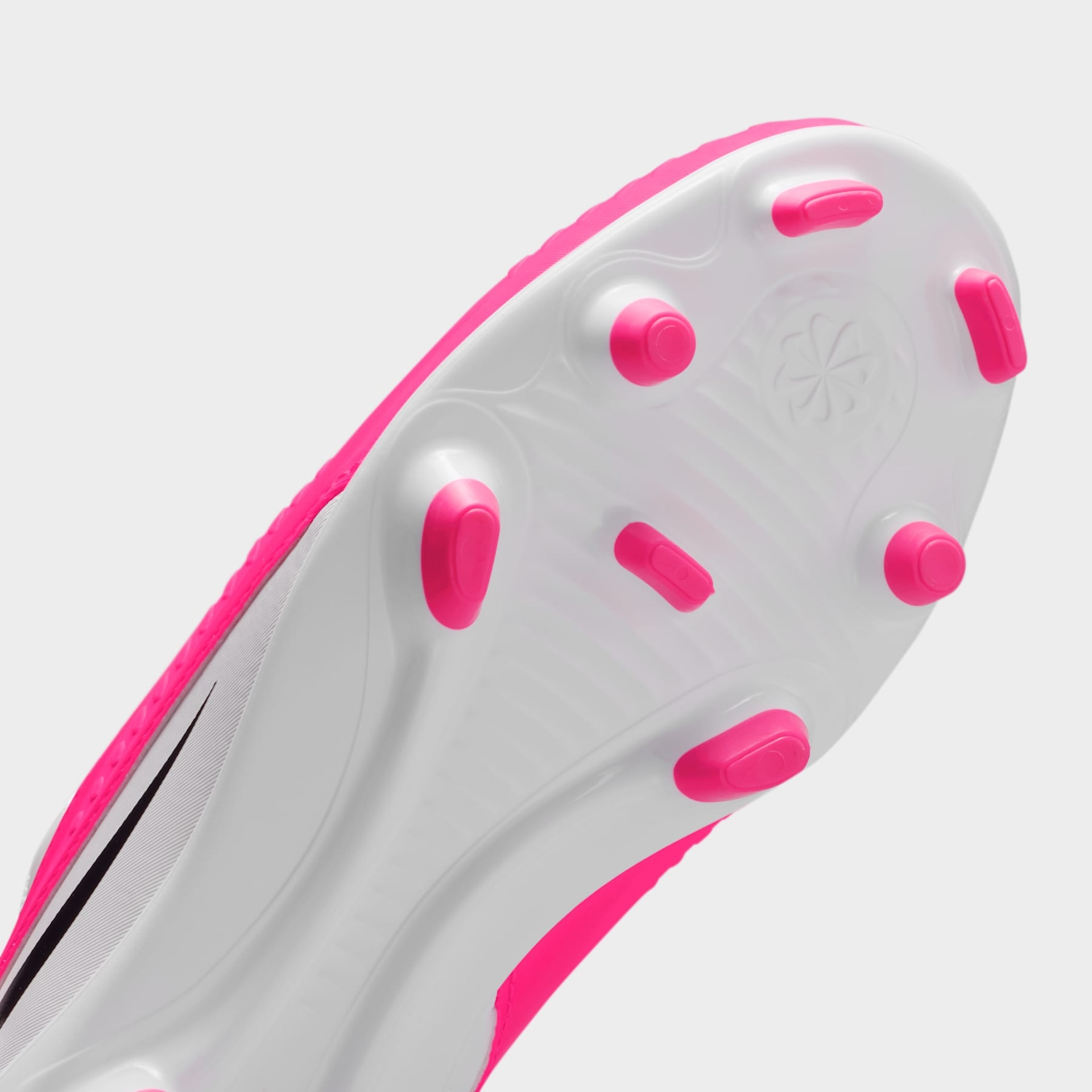 Chuteira Campo Nike Phantom 6 Club Low Infantil - Foto 7