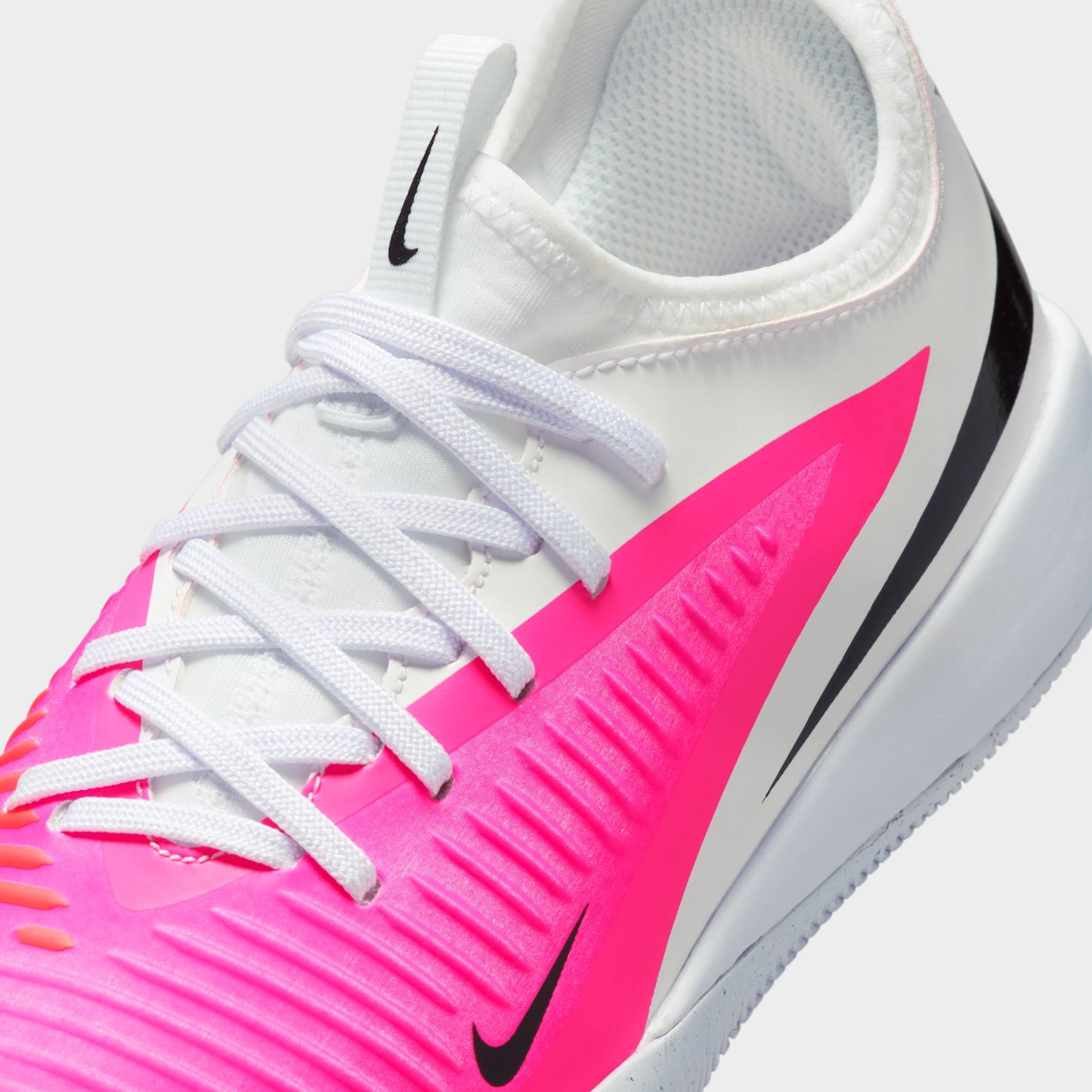 Chuteira Futsal Nike Phantom 6 Academy Low Infantil - Foto 7