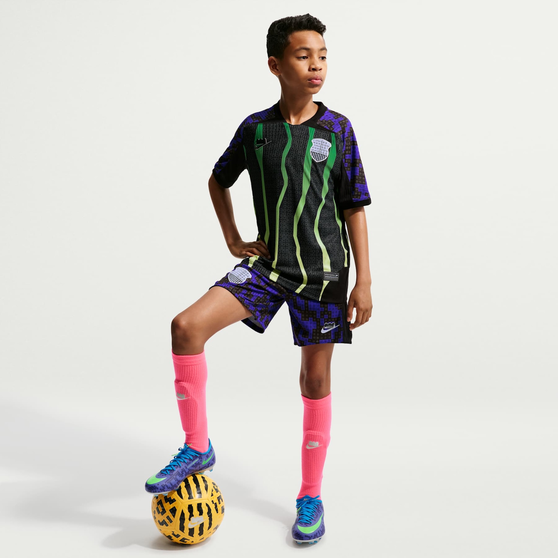 Camiseta Nike x LEGO® Collection Aerofit Infantil - Foto 6