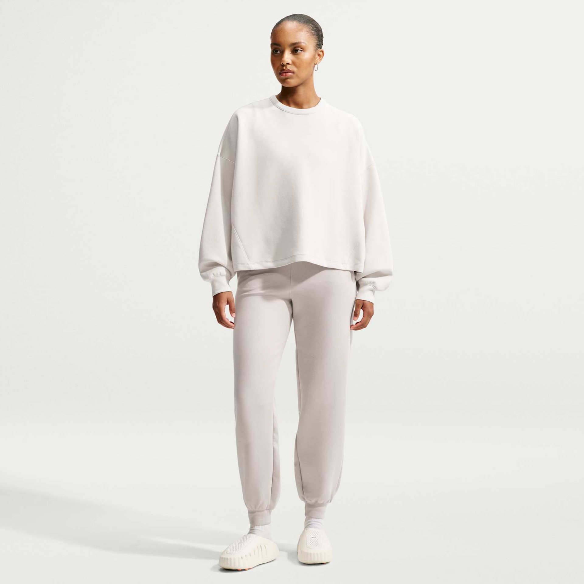 Calça Dri-FIT Nike Soft Knit 24.7 Feminina - Foto 1
