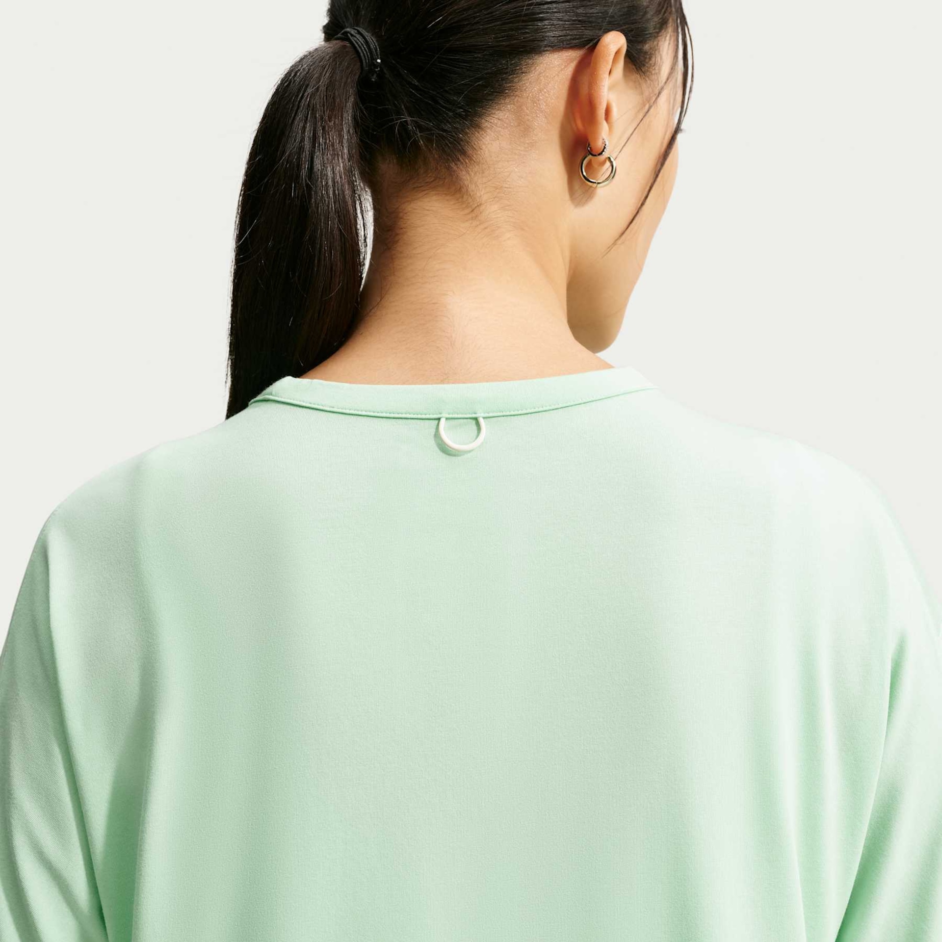 Camiseta Dri-FIT Nike 24.7 Feminina - Foto 2