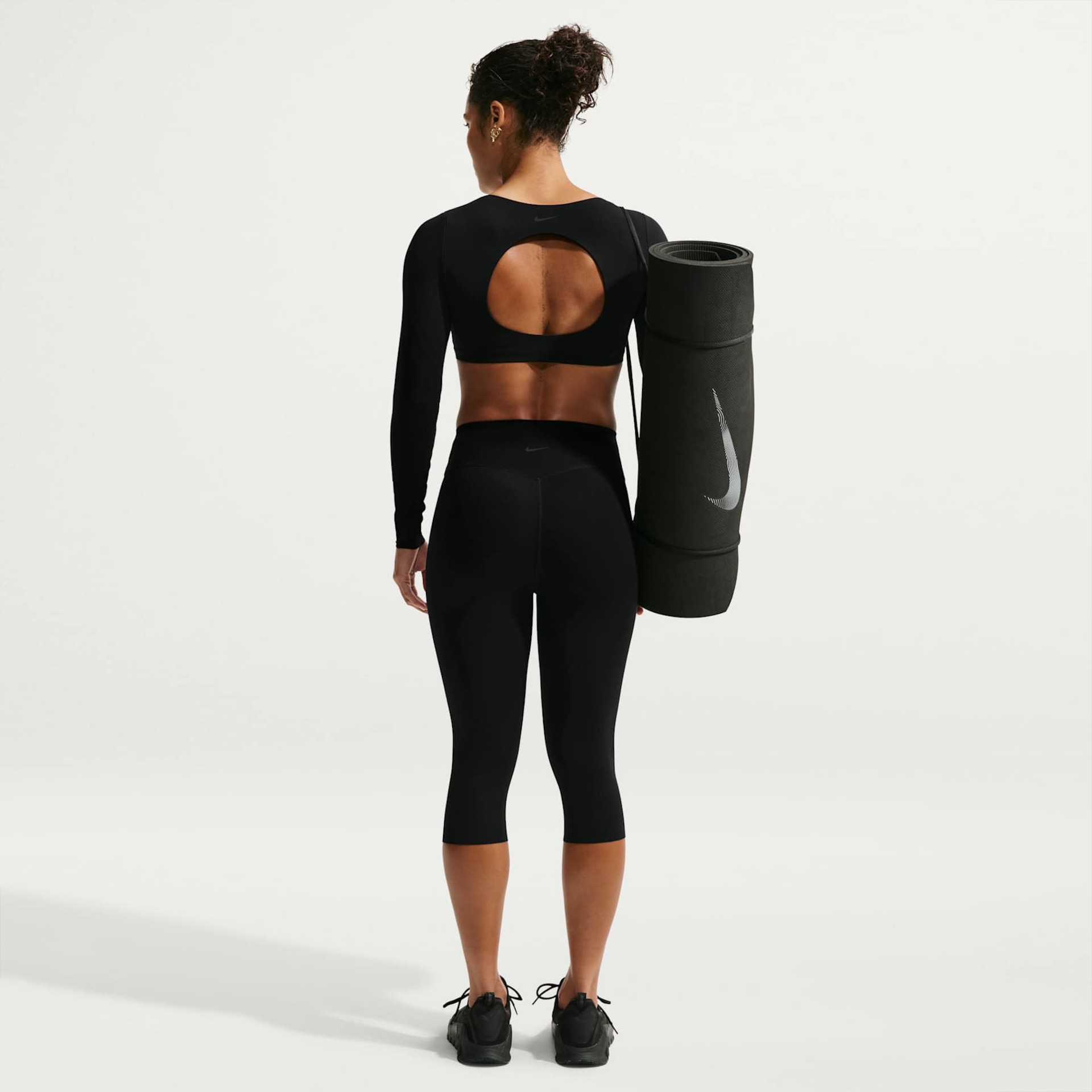 Top Dri-FIT Nike Manga Longa Zenvy Feminino - Foto 5