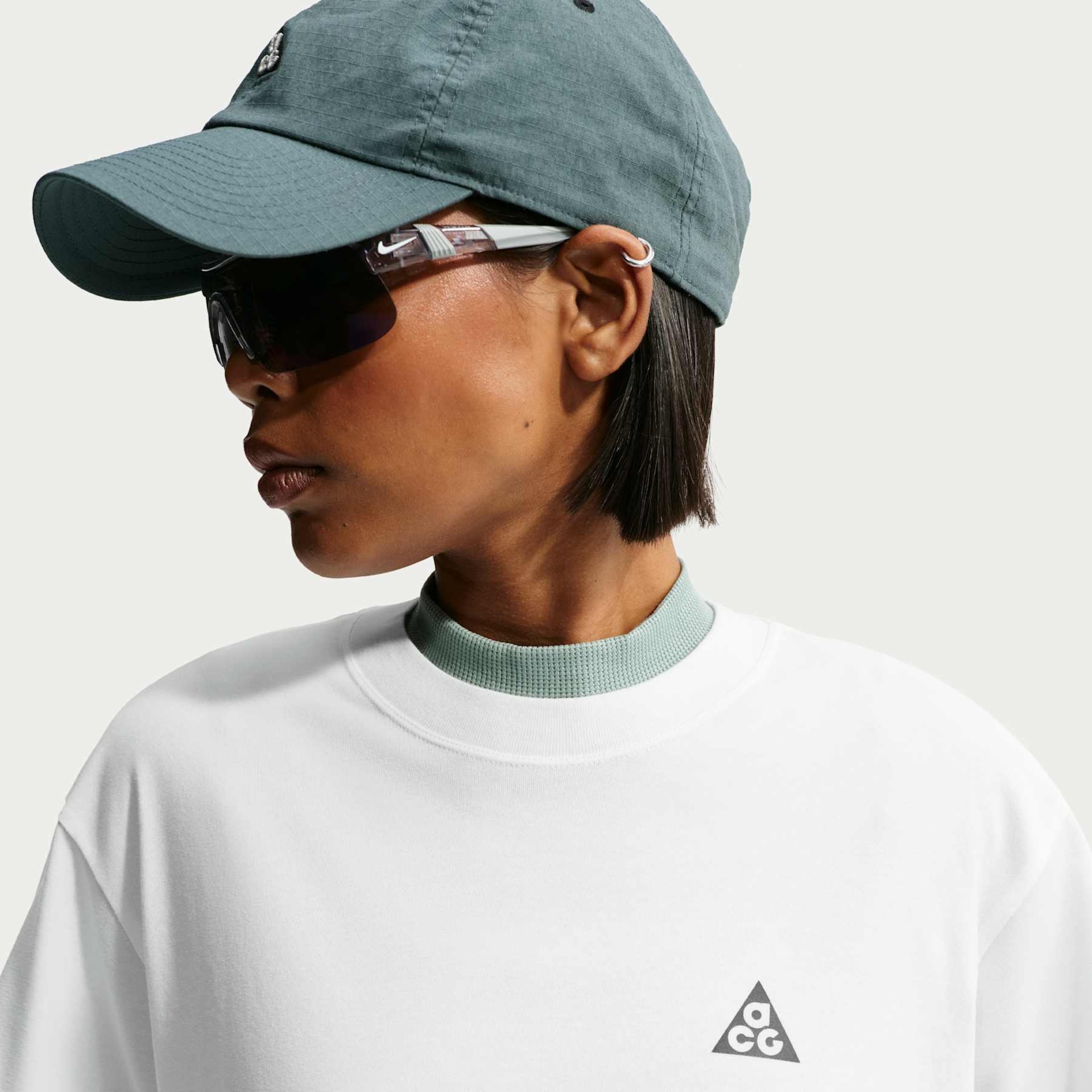 Camiseta Dri-FIT Nike ACG Boxy Hike Labor Reflective Feminina - Foto 3