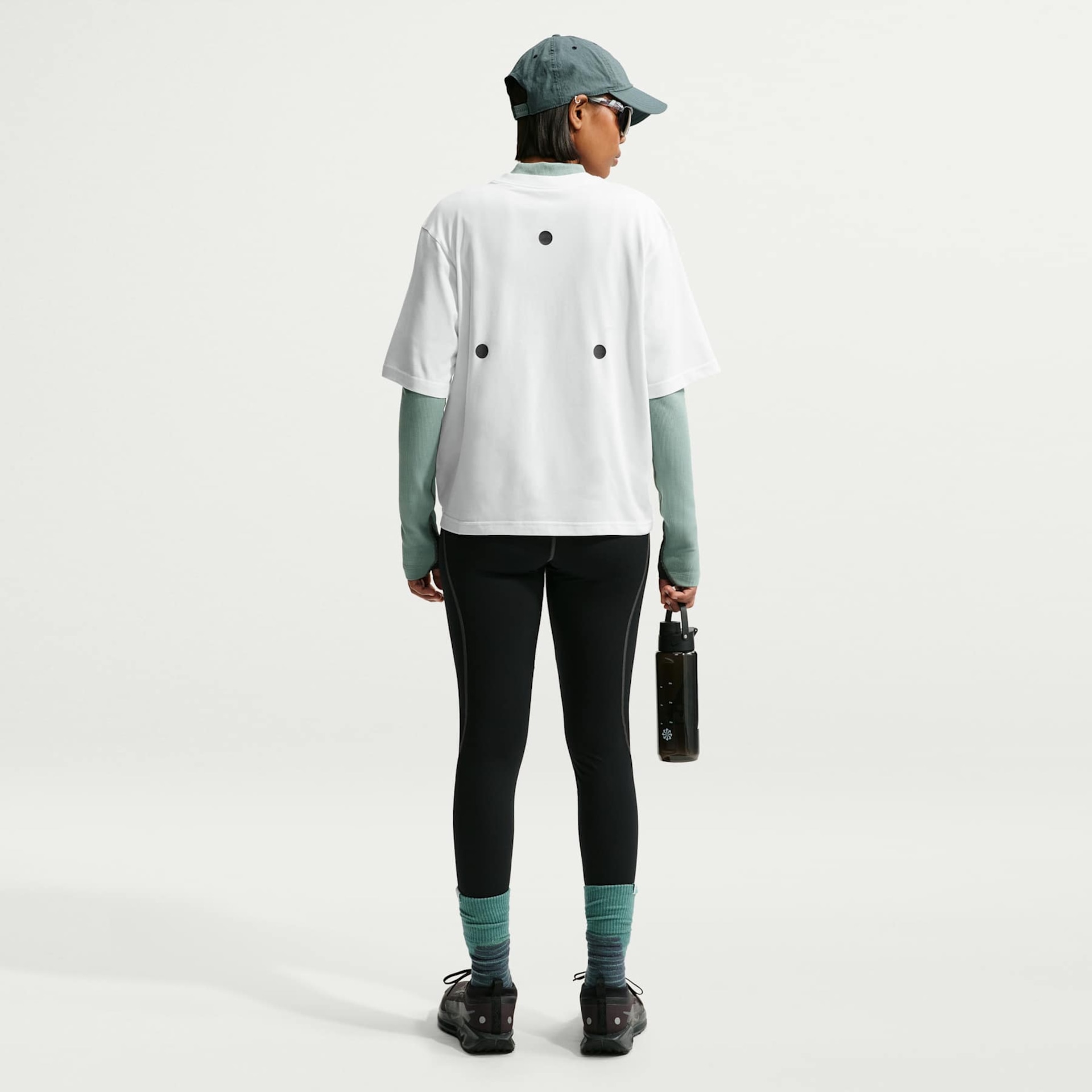 Camiseta Dri-FIT Nike ACG Boxy Hike Labor Reflective Feminina - Foto 5