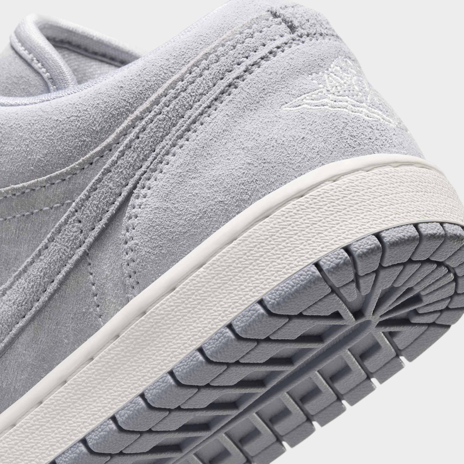 Tênis Air Jordan 1 Low SE Feminino - Foto 8