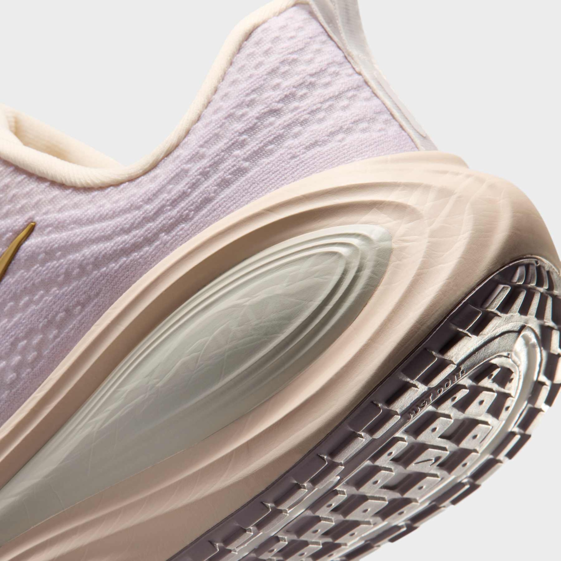 Tênis Nike Vomero Plus Feminino - Foto 8