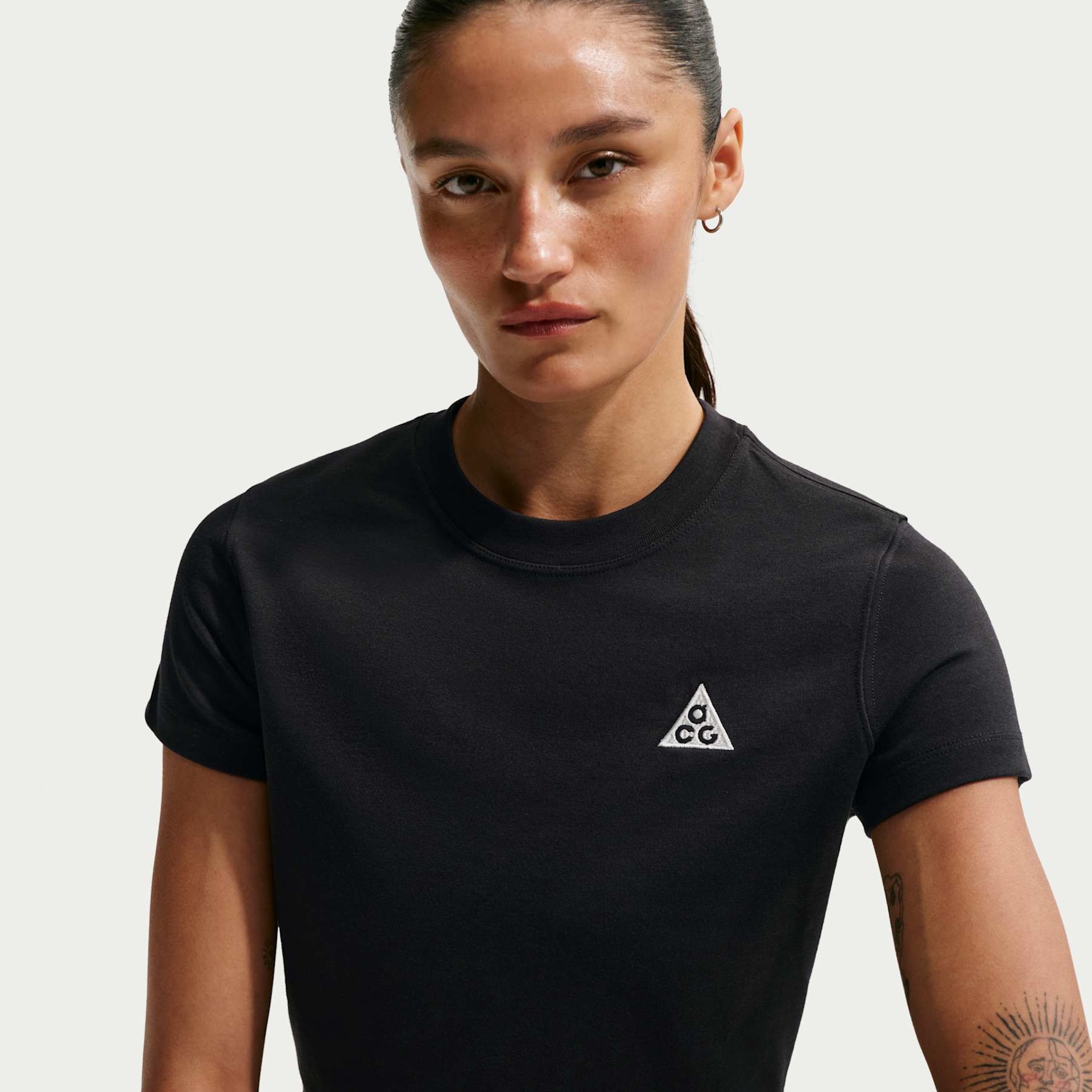 Imagem principal de Camiseta Dri-FIT Nike ACG Fitted Feminina