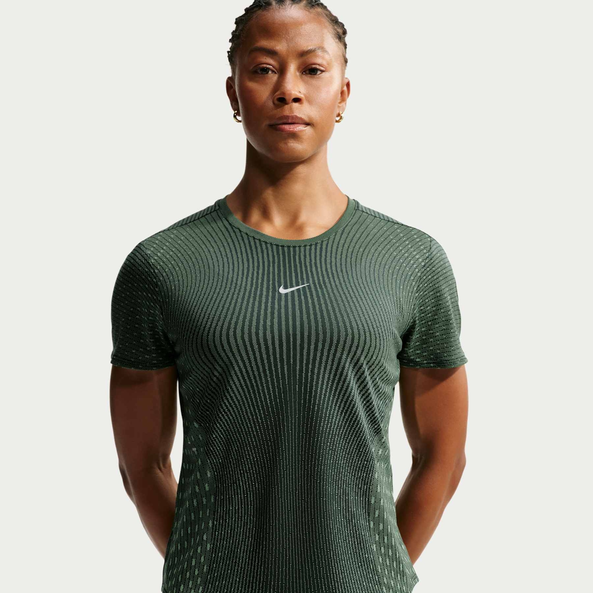 Camiseta Nike Aero-FIT Swift Feminina - Foto 1