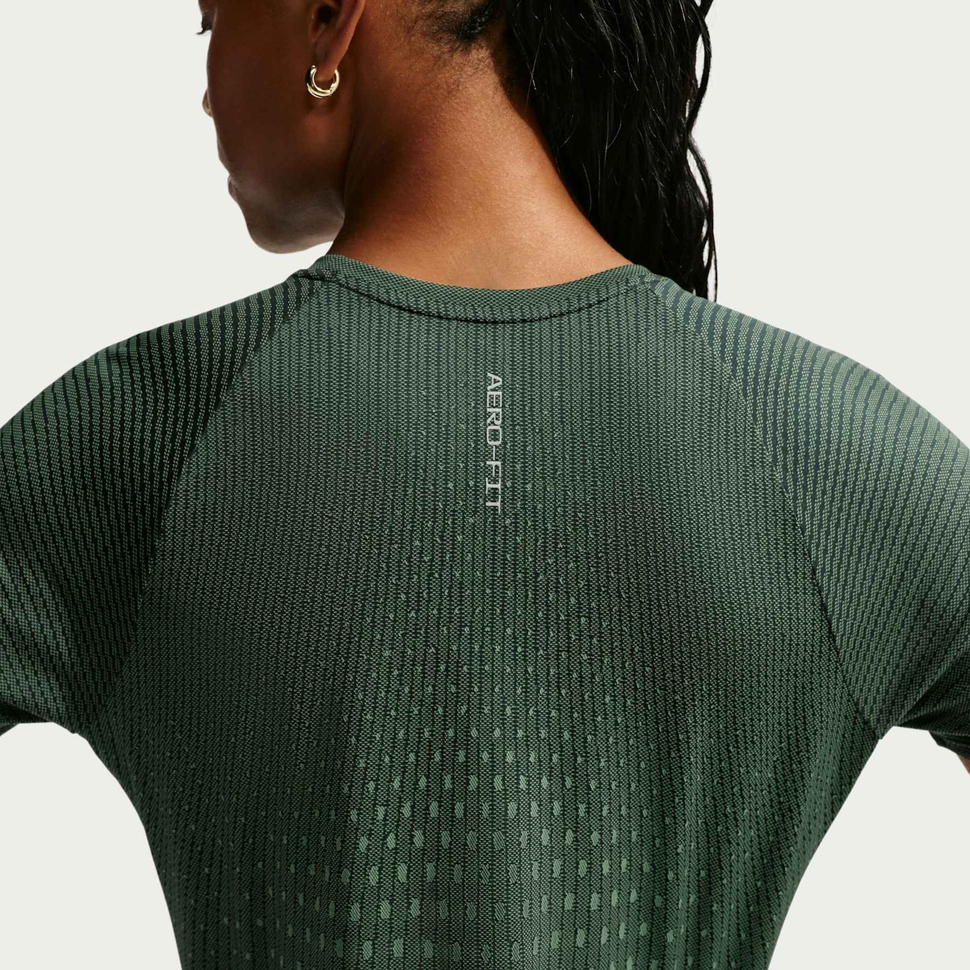 Camiseta Nike Aero-FIT Swift Feminina - Foto 2