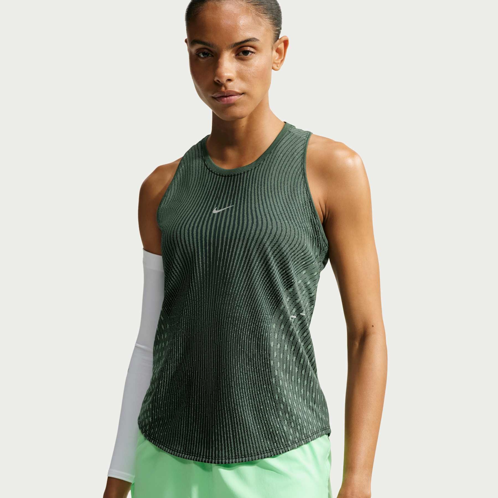 Regata Nike Aero-FIT Swift Feminina - Foto 2