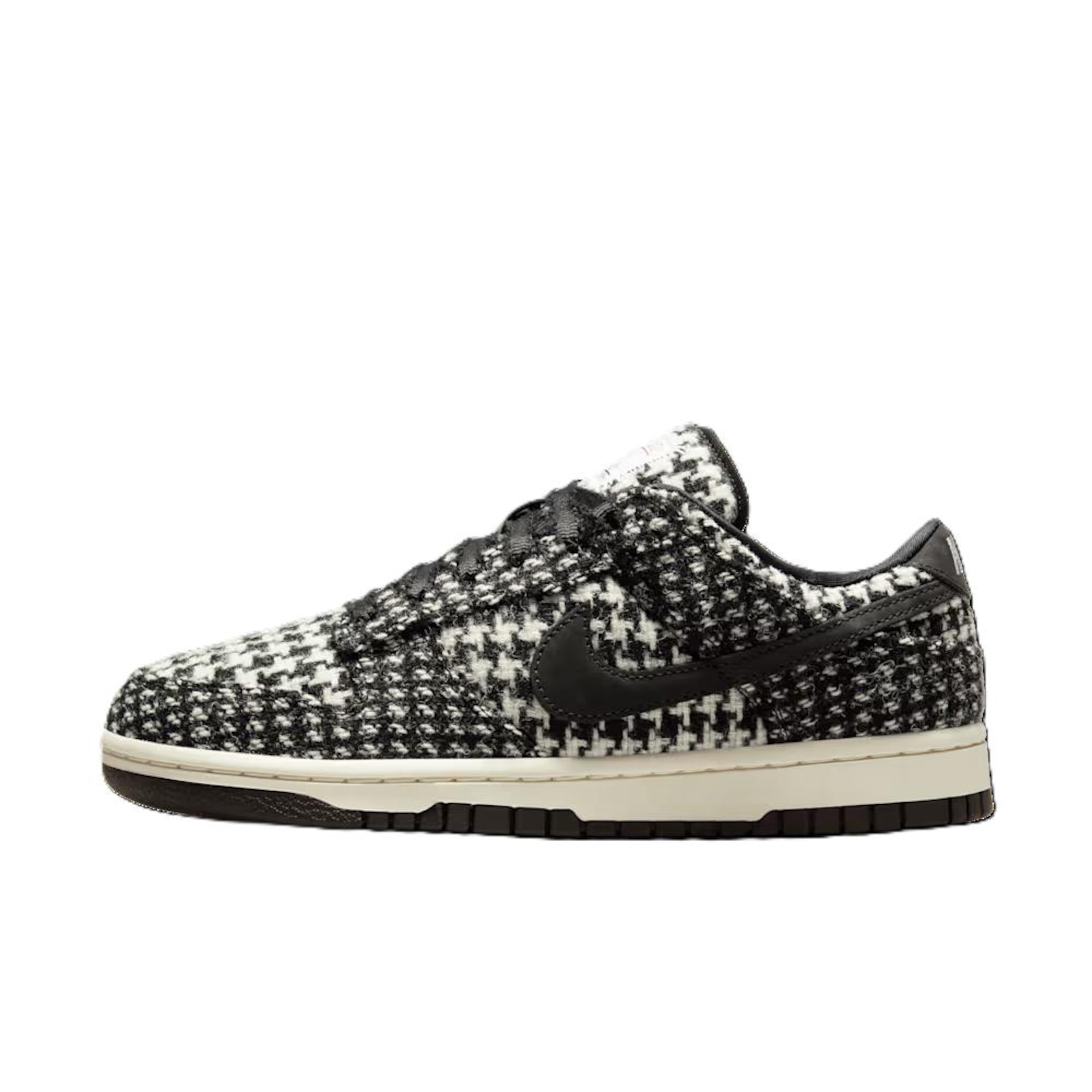 Imagem principal de Women's Dunk Low x Harris Tweed®