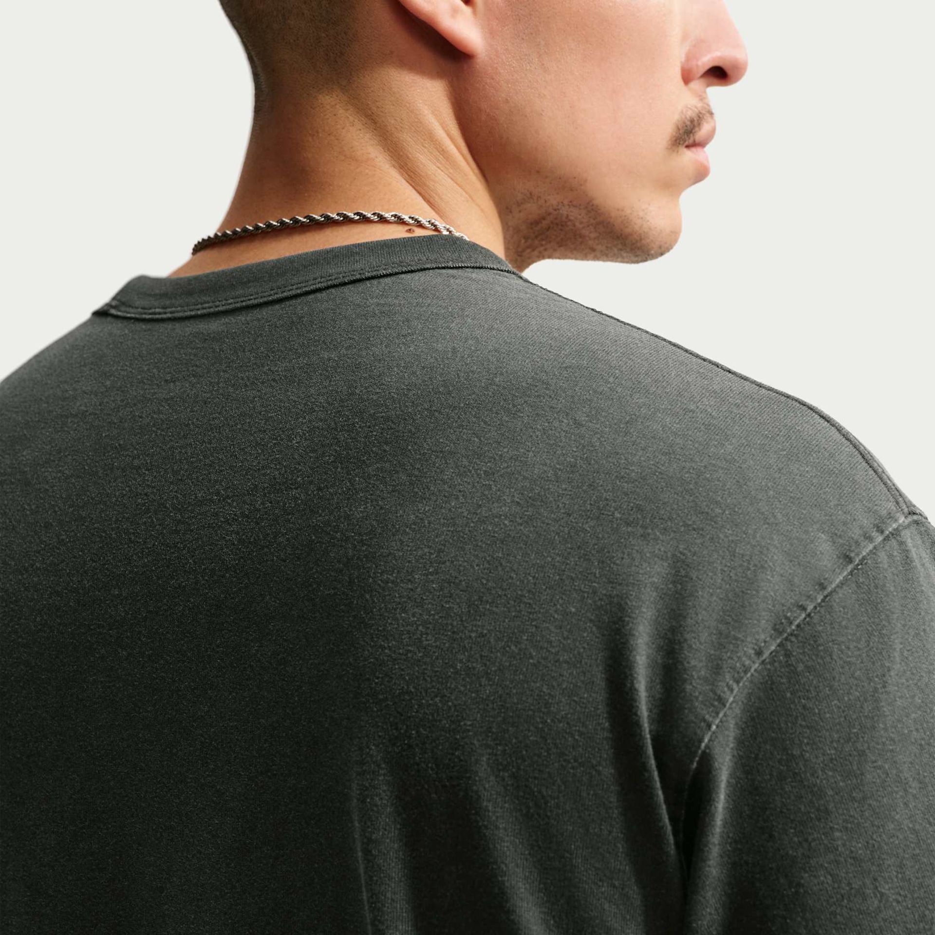 Camiseta Nike Sportswear Loose Premium Essentials Unissex - Foto 2
