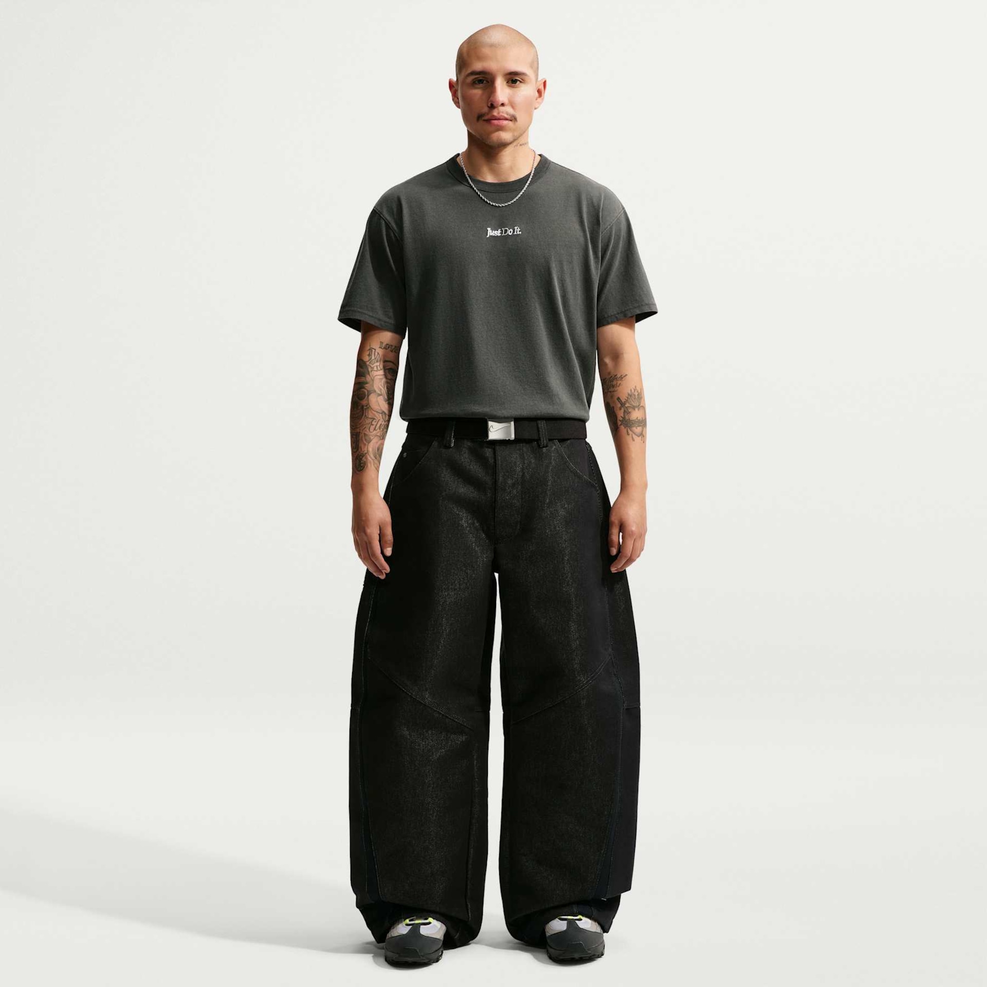 Camiseta Nike Sportswear Loose Premium Essentials Unissex - Foto 4